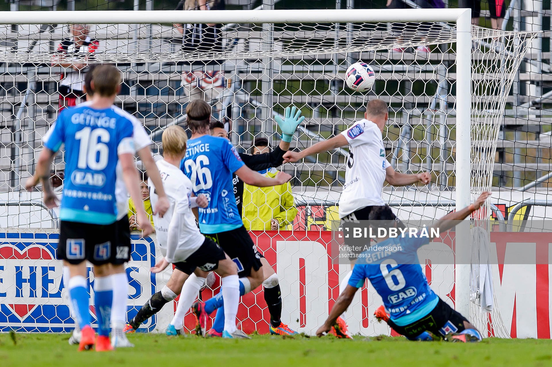Örebros Pär Eriksson gör 1-2