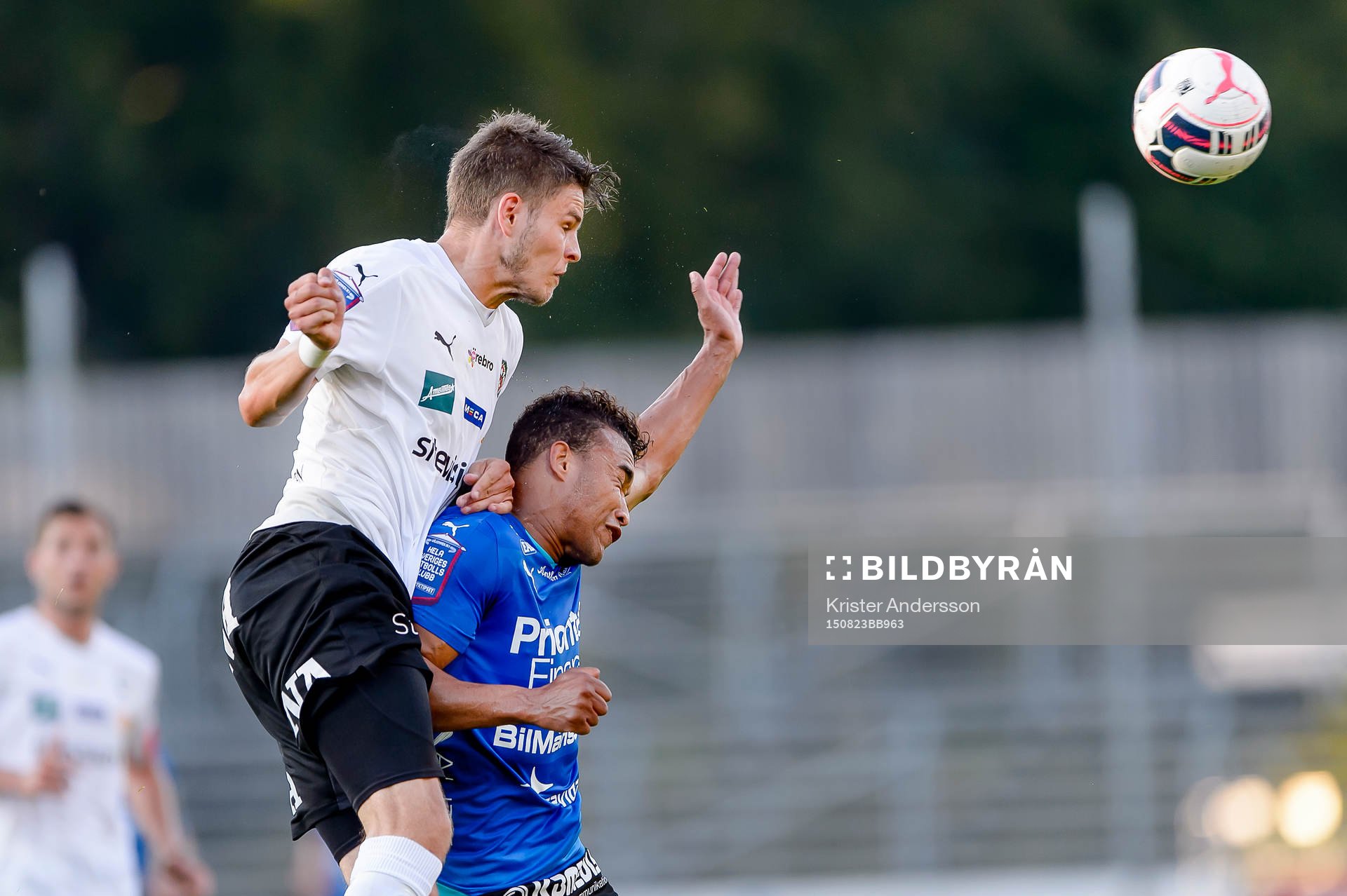 Örebros Eidur Aron Sigurbjörnsson och Halmstads Matthew