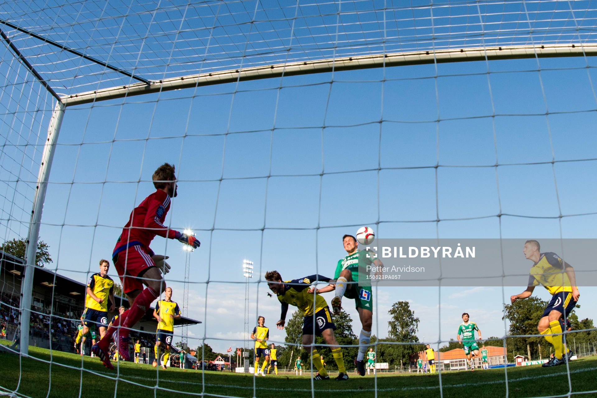 Ljungskiles Hannes Stiller (m) gör 2-2 bakom Ängelholms