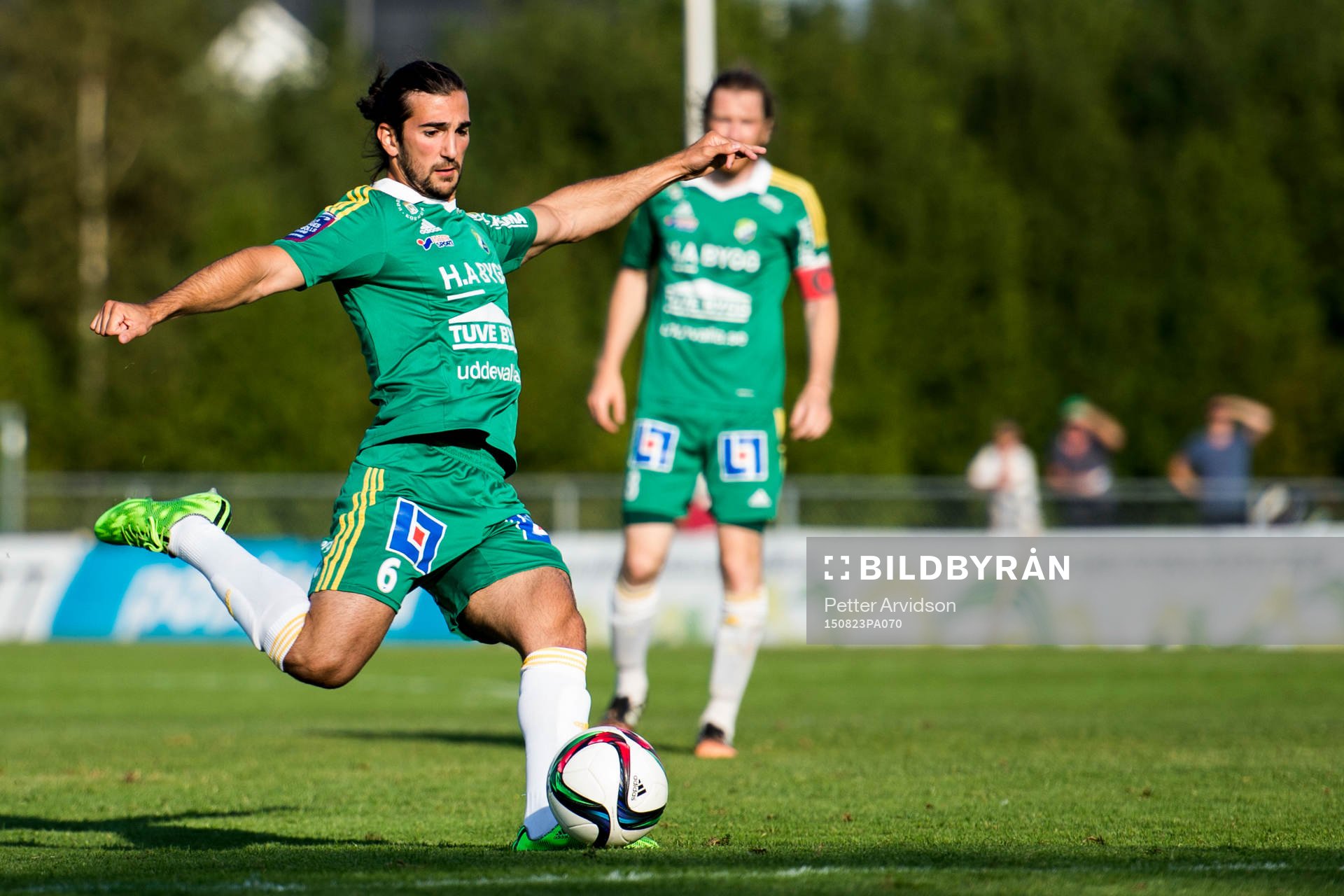 Ljungskiles Allan Mohideen laddar för skott