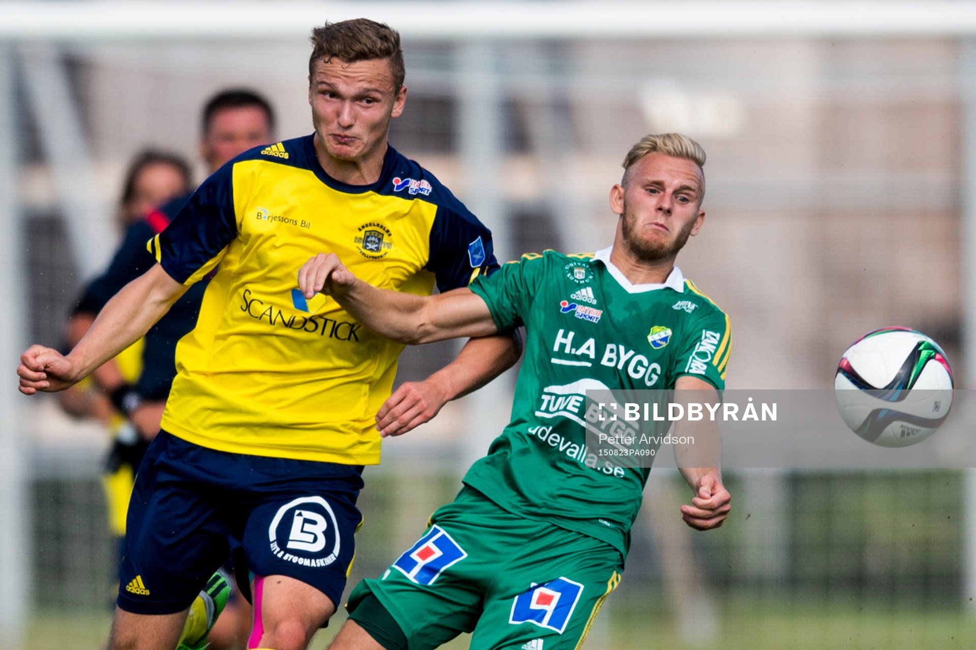Ängelholms Piotr Johansson i kamp med Ljungskiles Niclas Andersén under fotbollsmatchen i Superettan mellan Ängelholm och Ljungskile den 23 augusti 2015 i Ängelholm.
