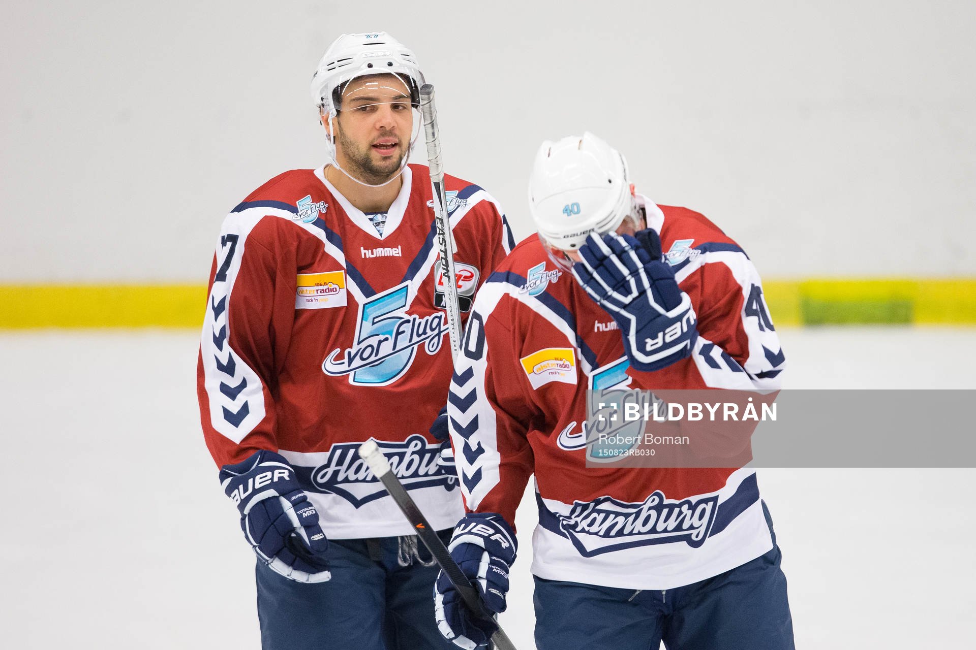 Hamburg Freezers Dominik Tiffels och Marcel Muller deppar