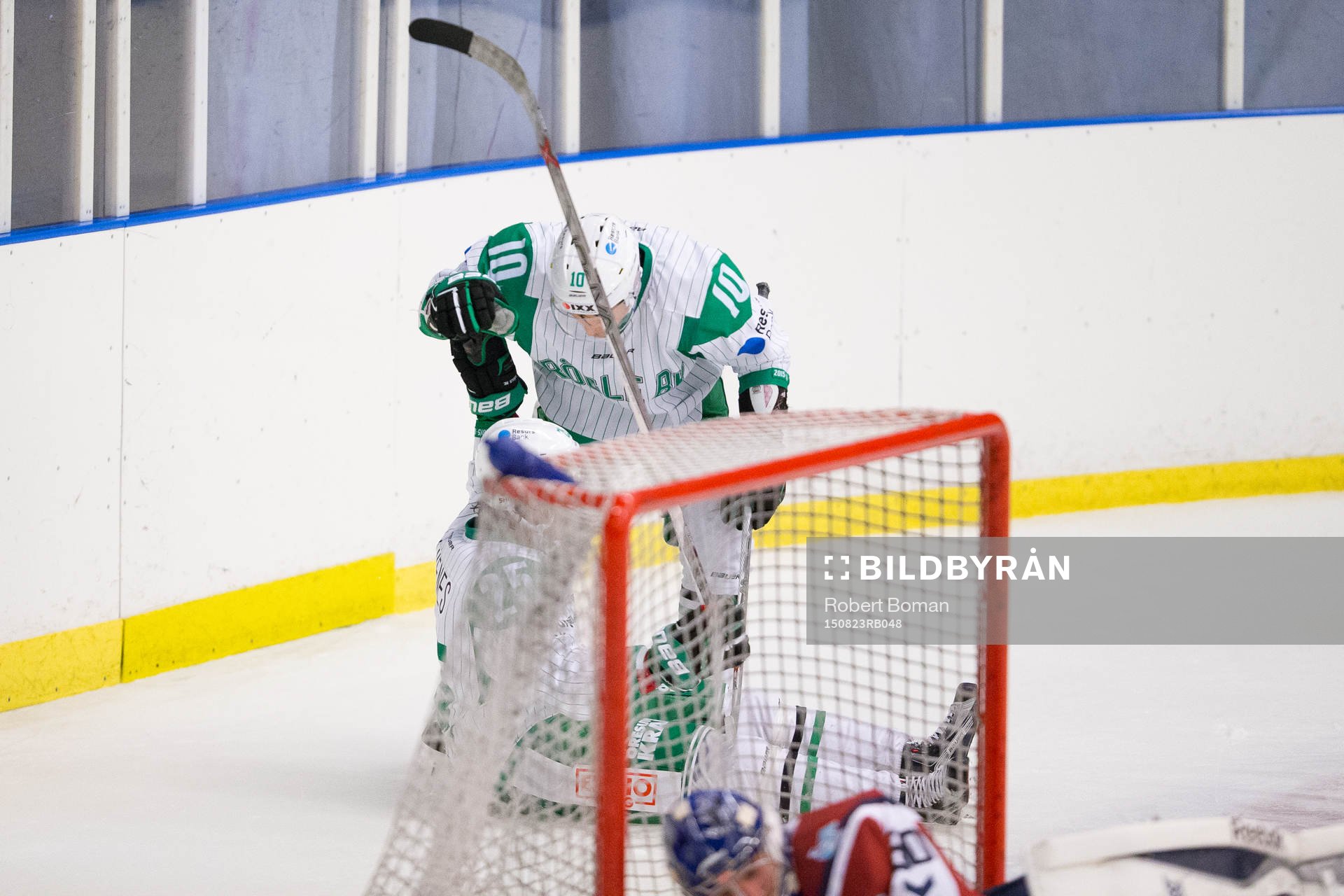 Rögle hockeys Viktor Lindgren är framme hos Rögle