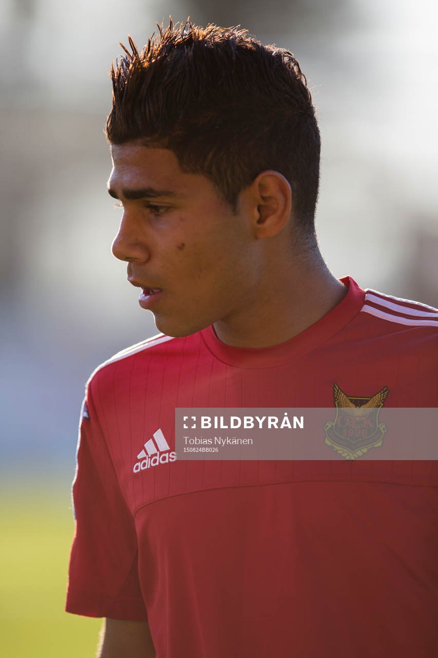 Östersunds Hosam Aiesh värmer upp