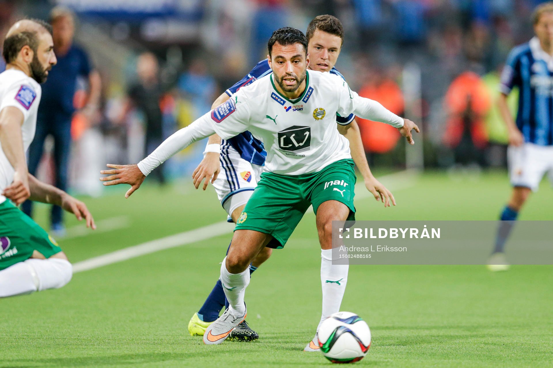 Hammarbys Imad Khalili jagas utav Djurgårdens Kerim Mrabti