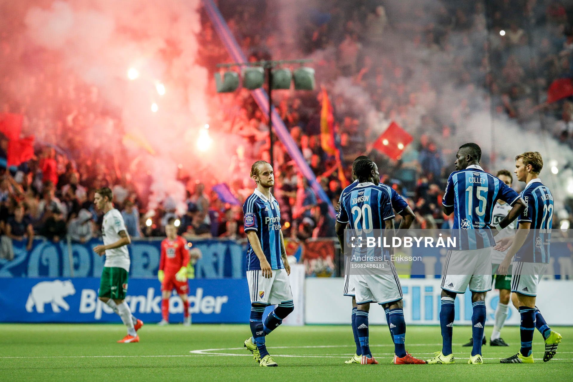 Djurgårdens spelare inväntar andra halvlek av