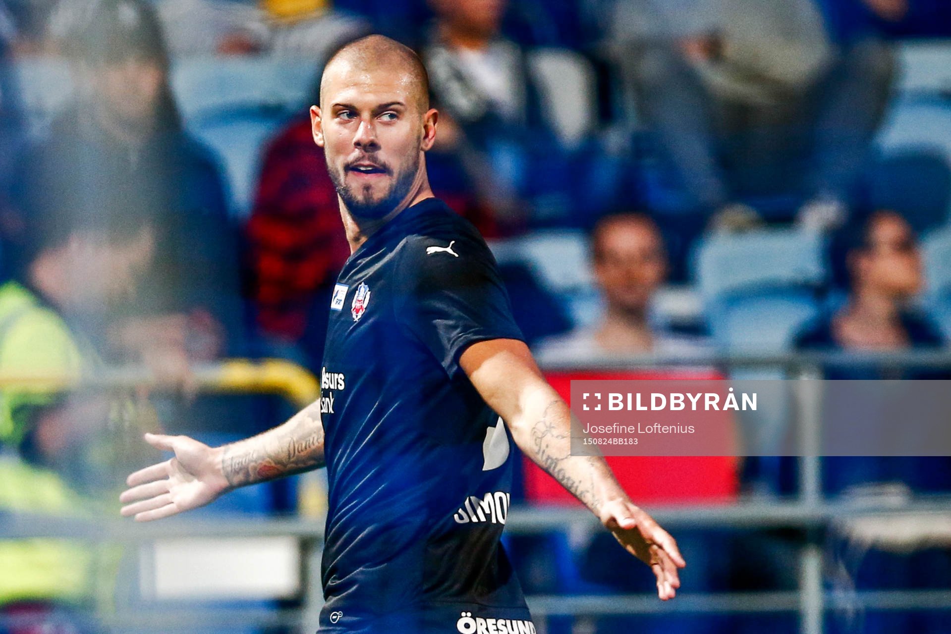 Helsingborgs Robin Simovic jublar