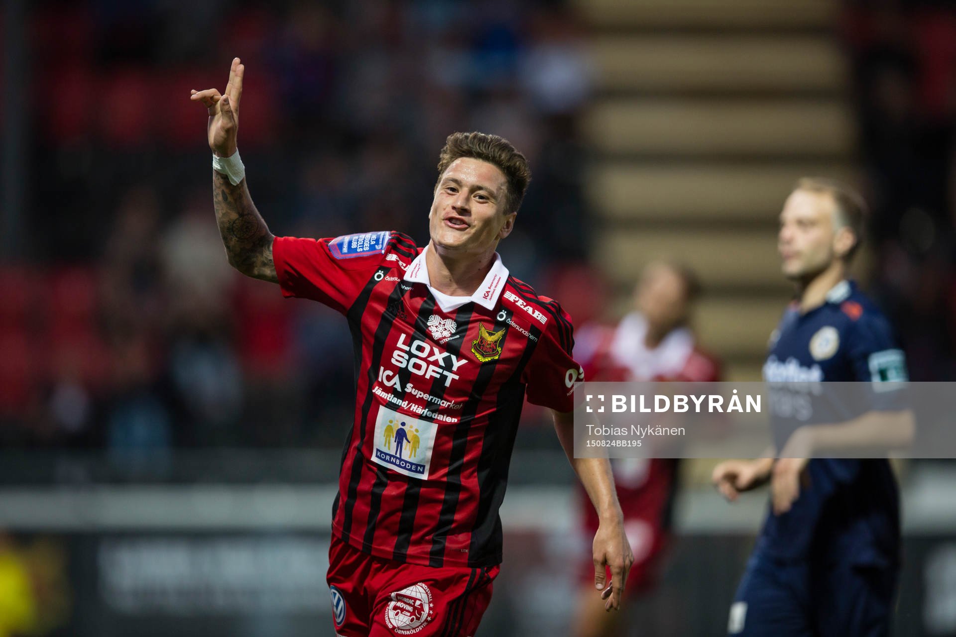 Östersunds Jamie Hopcutt jublar