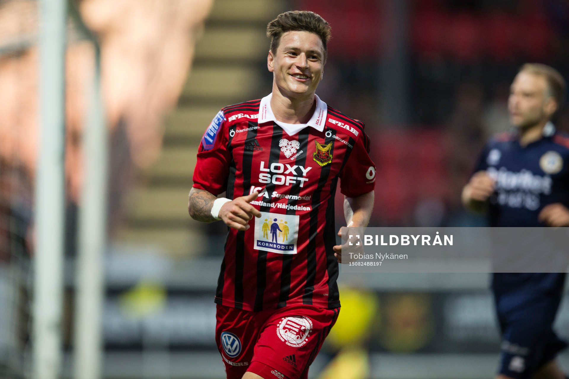 Östersunds Jamie Hopcutt jublar efter att han gjort 5-1 målet under fotbollsmatchen i Superettan mellan Östersund och Utsikten den 24 augusti 2015 i Östersund.