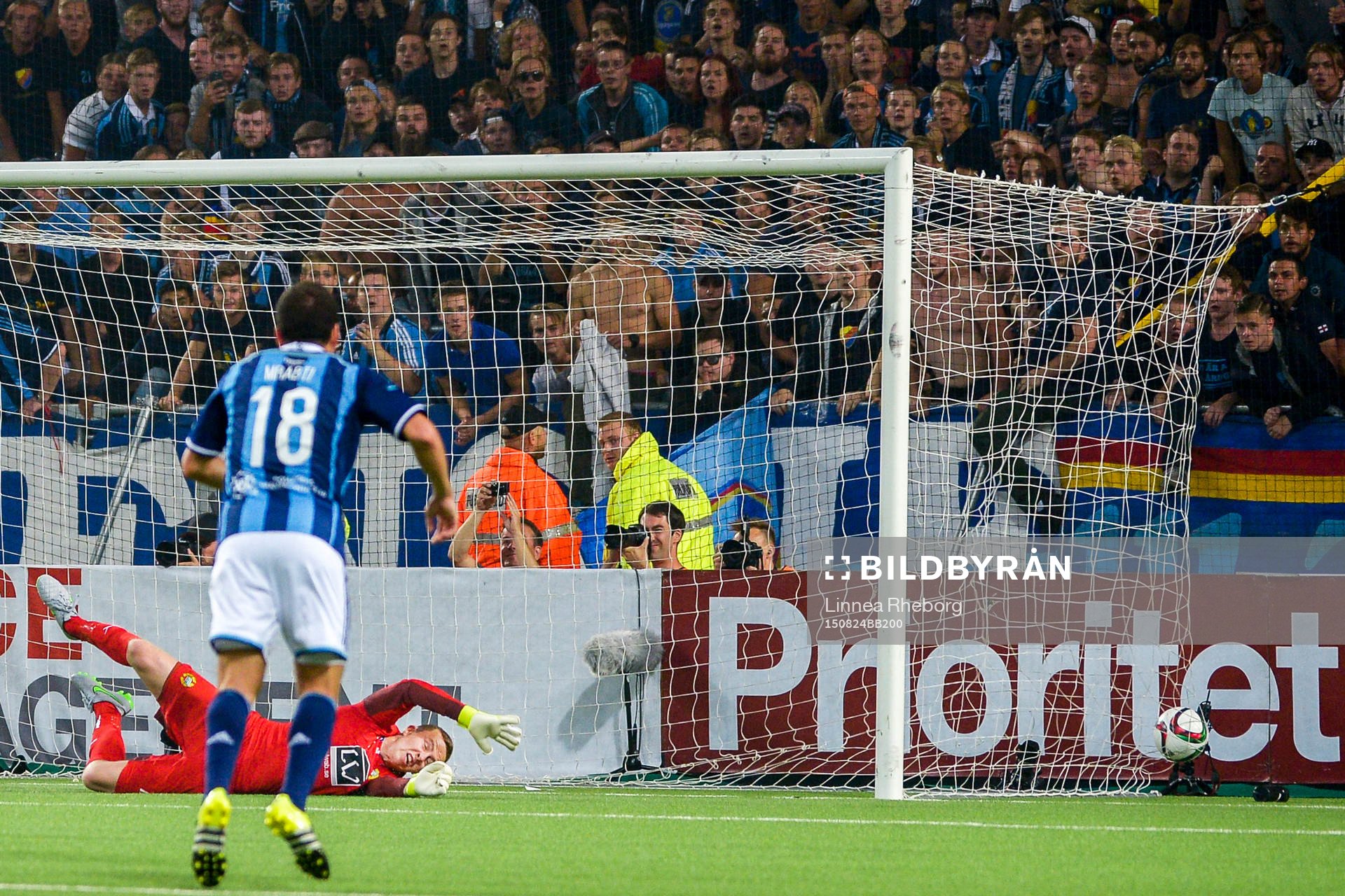 Djurgårdens Jesper Arvidsson kvitterar till 1-1 på straff