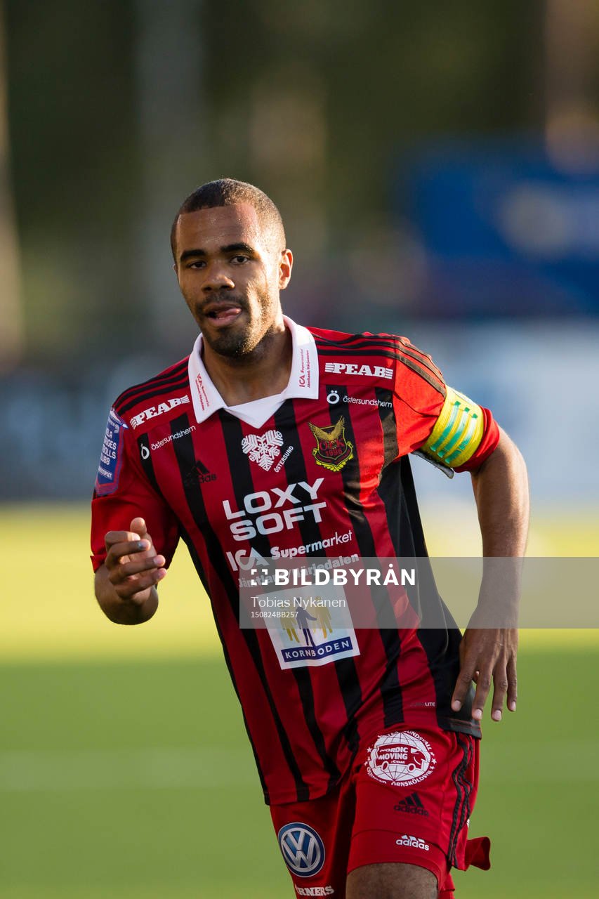 Östersunds Alex Dyer