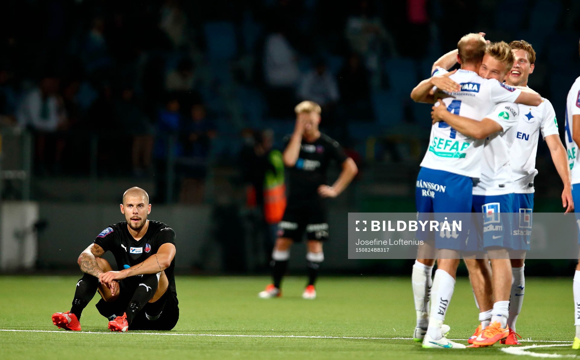 Helsingborgs Robin Simovic deppar medan Norrköping jublar