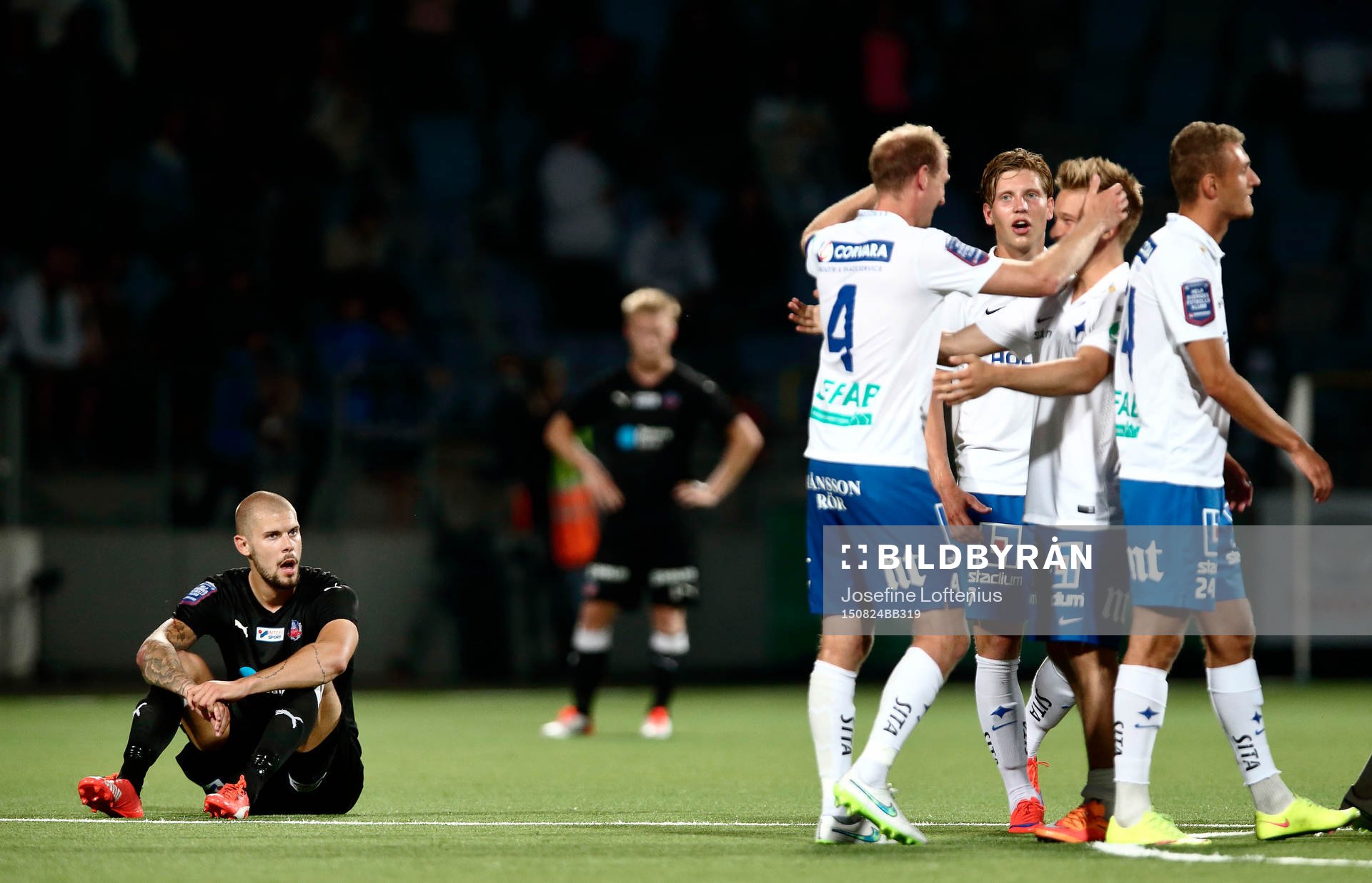 Helsingborgs Robin Simovic deppar medan Norrköping jublar