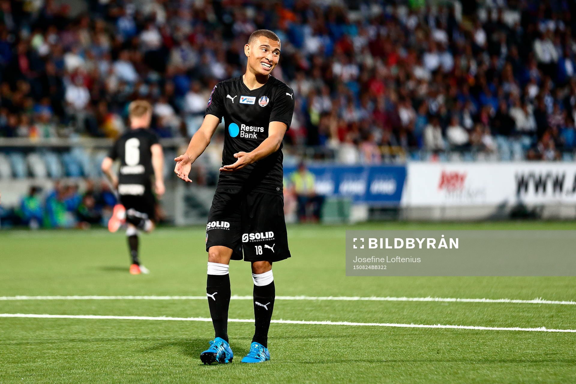 Helsingborgs Jordan Larsson reagerar