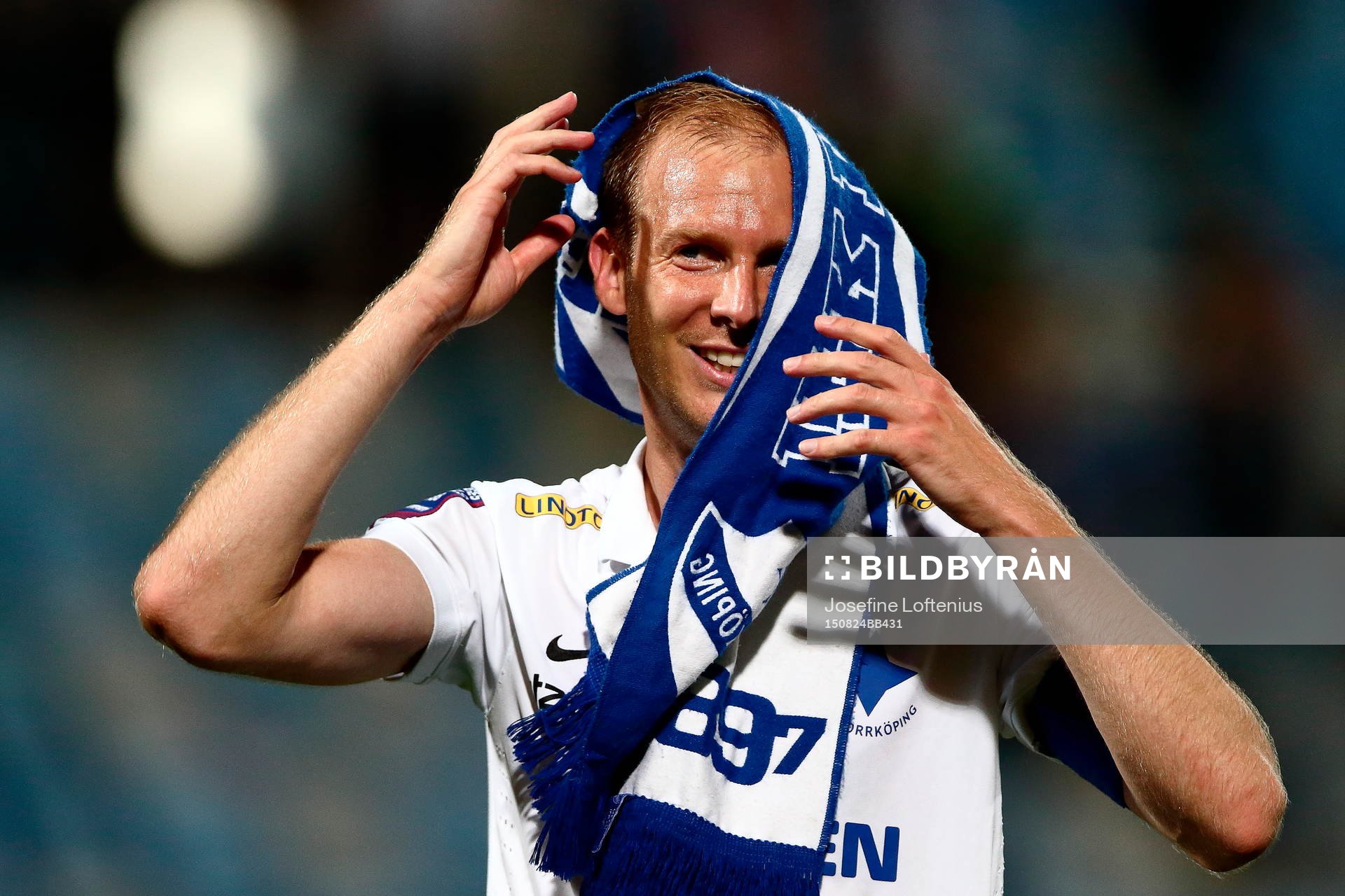 Norrköpings Andreas Johansson firar efter fotbollsmatchen i Allsvenskan mellan Norrköping och Helsingborg den 24 augusti 2015 i Norrköping.