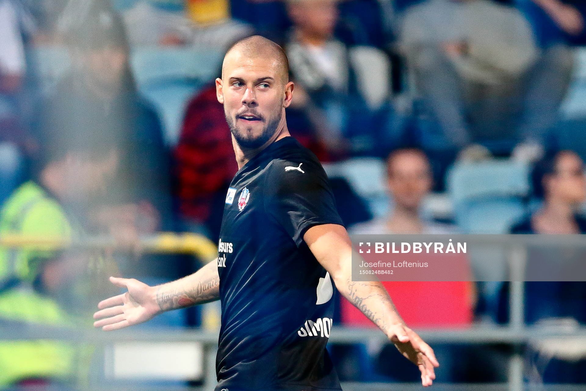 Helsingborgs Robin Simovic firar sitt 1-1-mål under fotbollsmatchen i Allsvenskan mellan Norrköping och Helsingborg den 24 augusti 2015 i Norrköping.