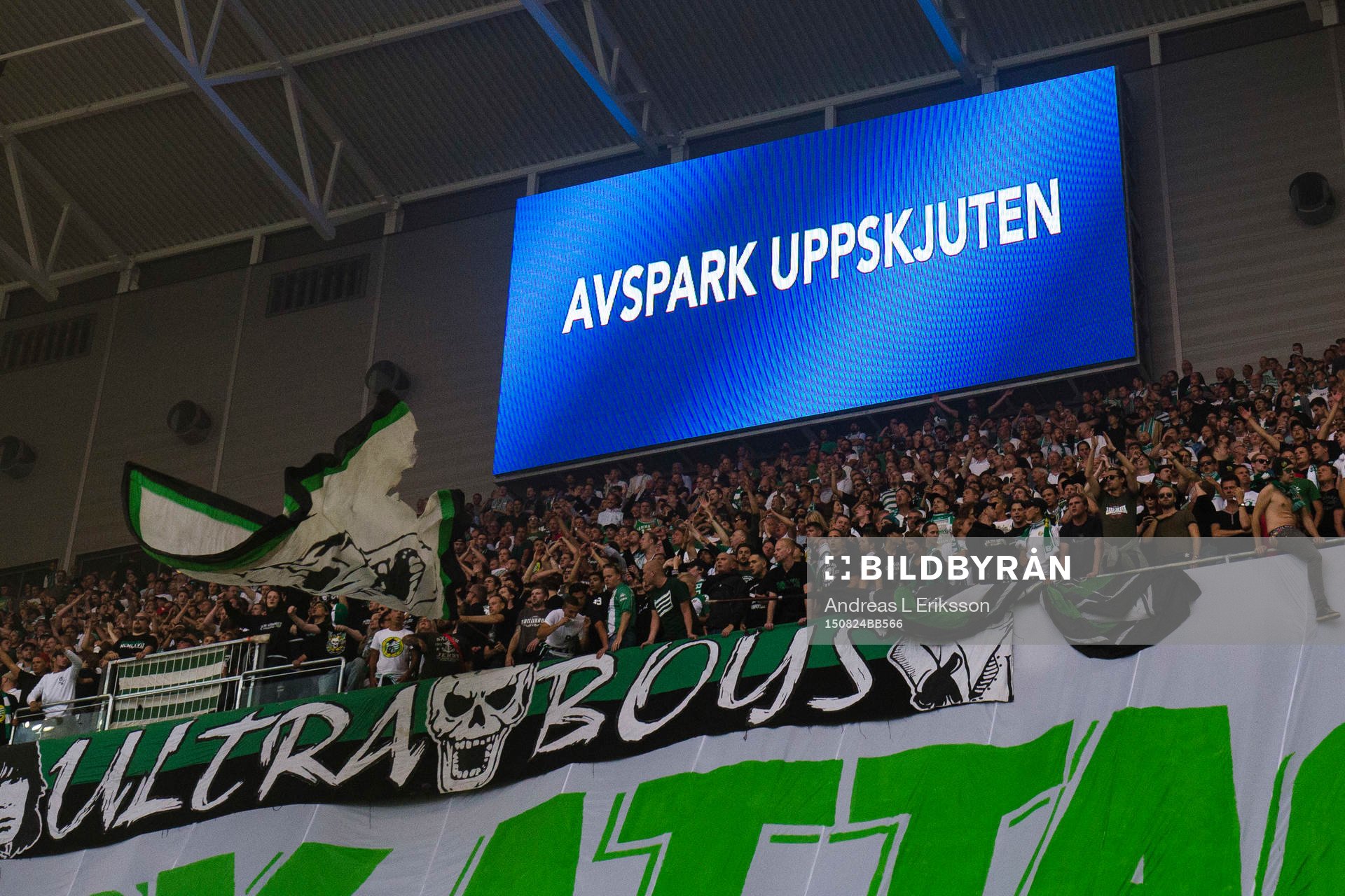 Texten AVSPARK UPPSKJUTEN visas på storbildskärmen