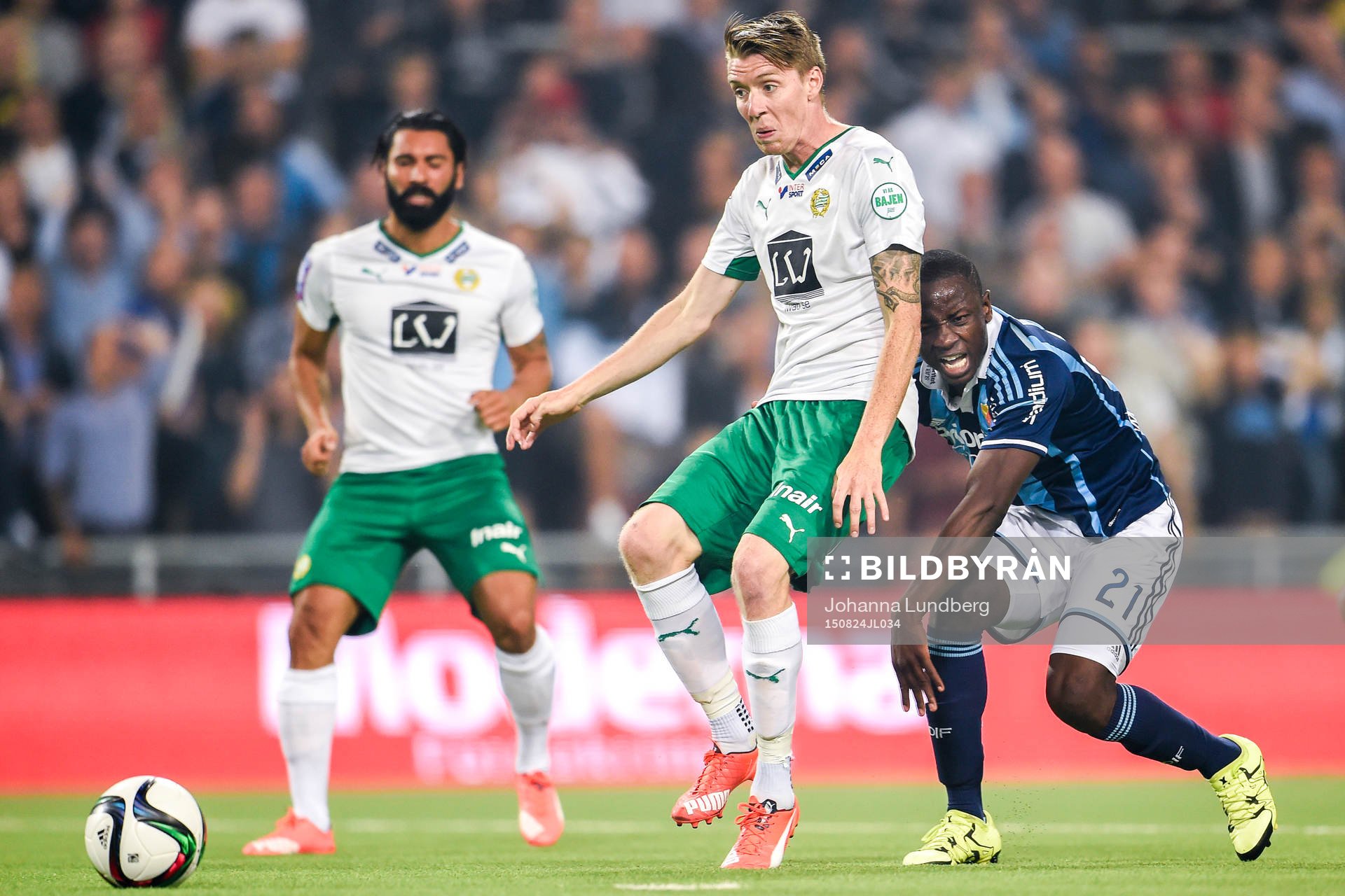 Hammarbys Birkir Már Saevarsson och Djurgårdens Nyasha
