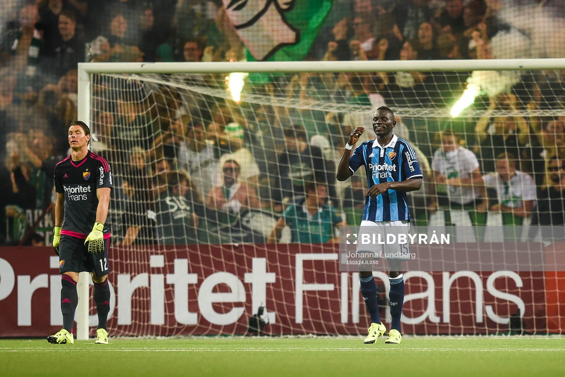 Djurgårdens målvakt Kenneth Høie och Omar Colley deppar