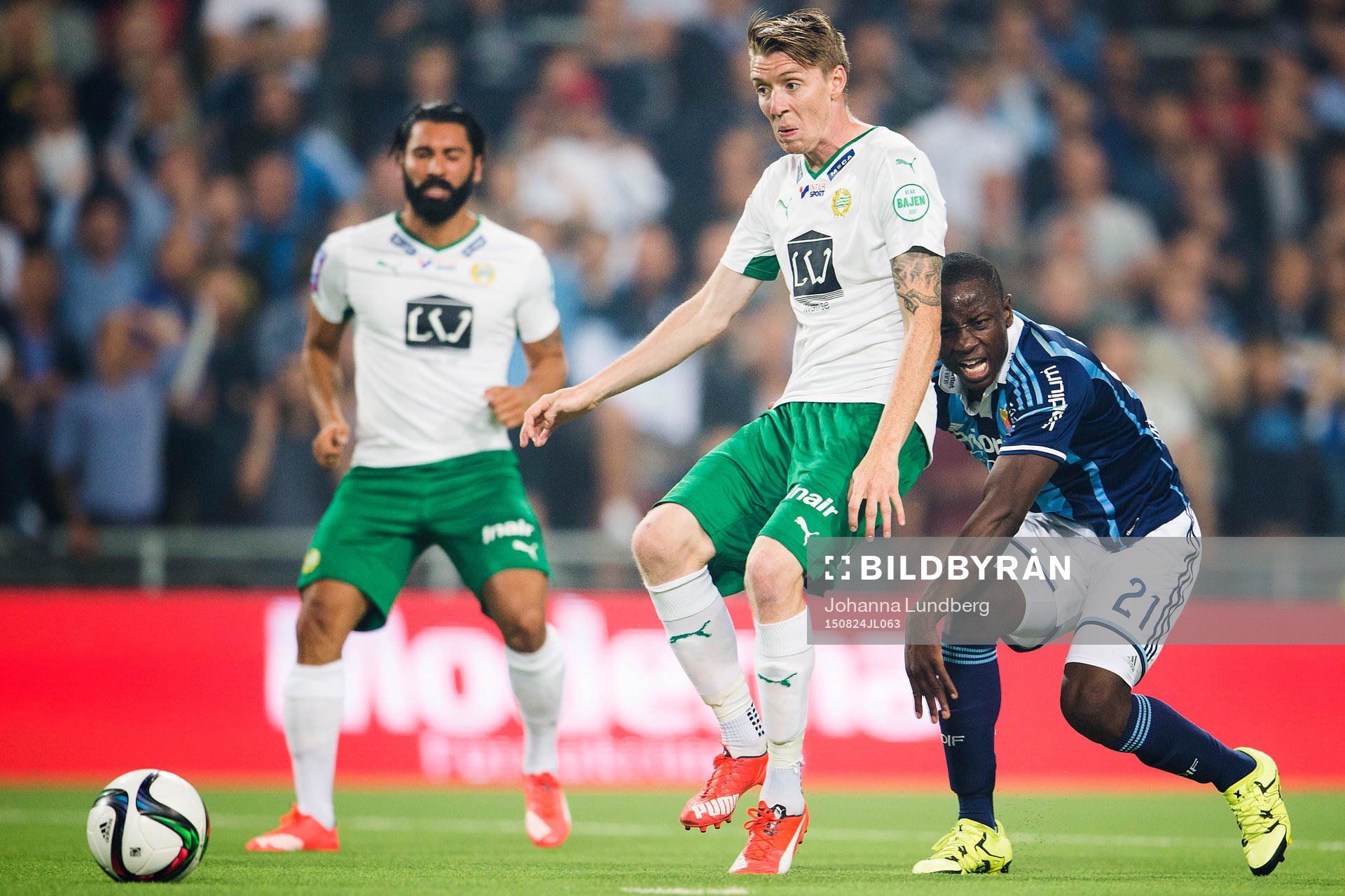 Hammarbys Birkir Már Saevarsson och Djurgårdens Nyasha