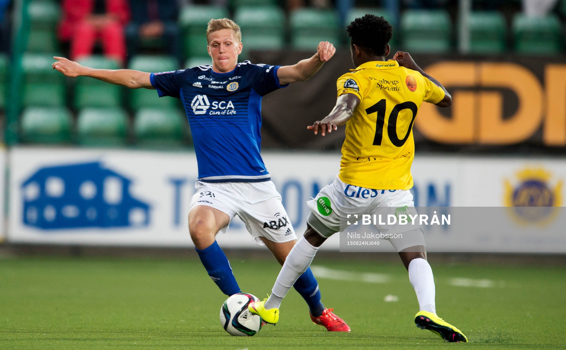 Sundsvalls Joakim Nilsson och Falkenbergs Godsway Donyoh