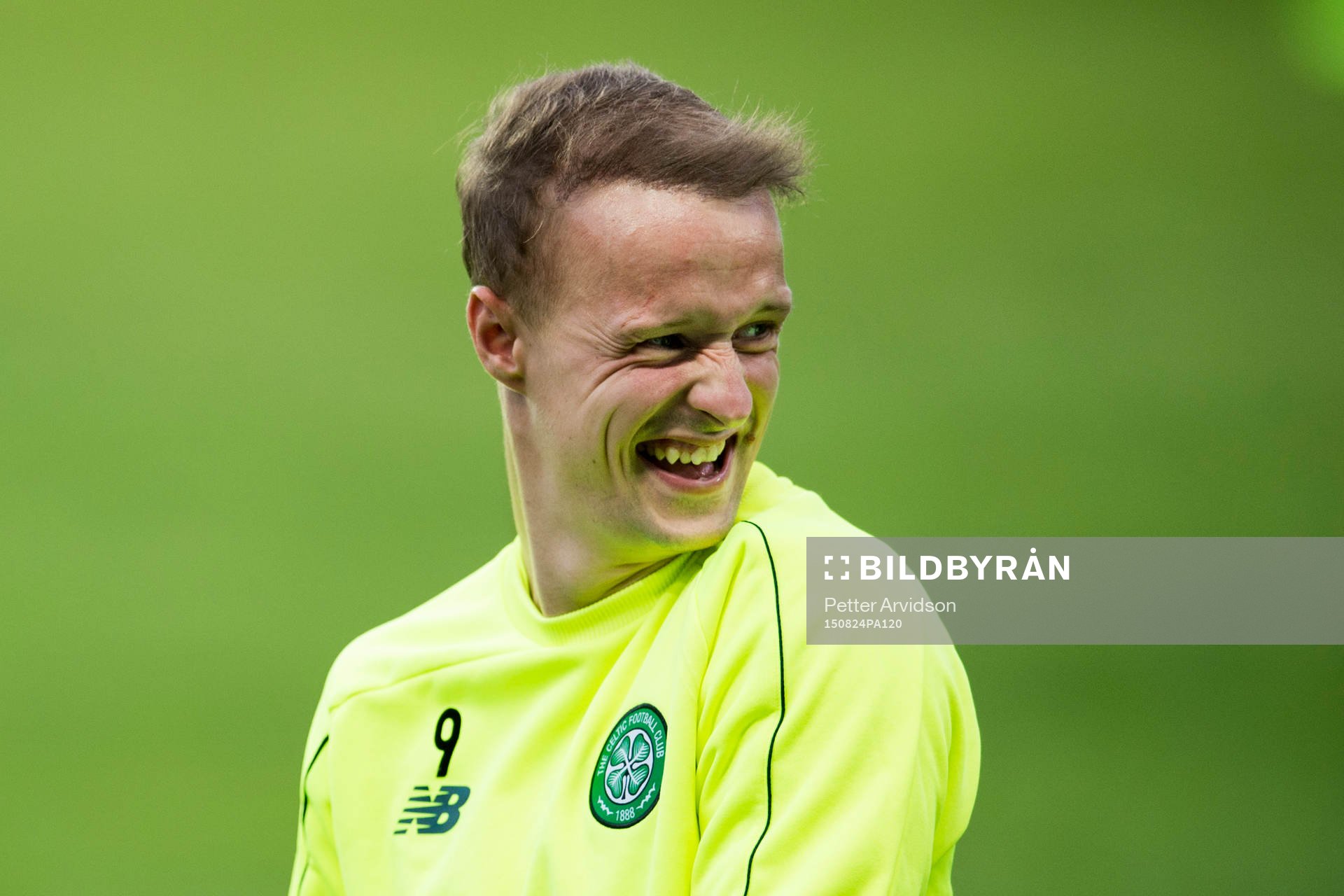 Celtics Leigh Griffiths skrattar