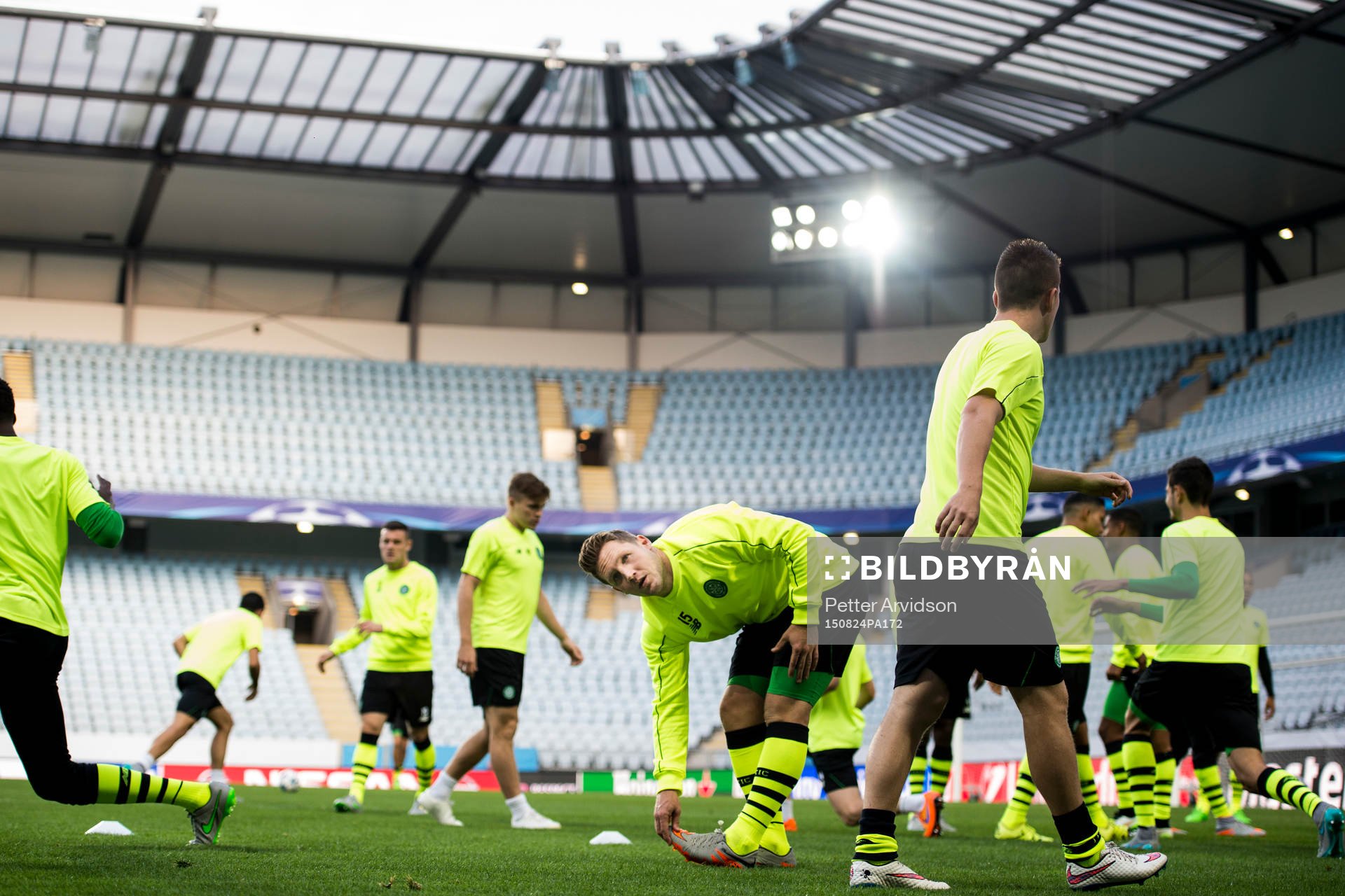 Celtics Kris Commons (m) under en träning inför kvalet till Champions League den 24 augusti 2015 i Malmö.