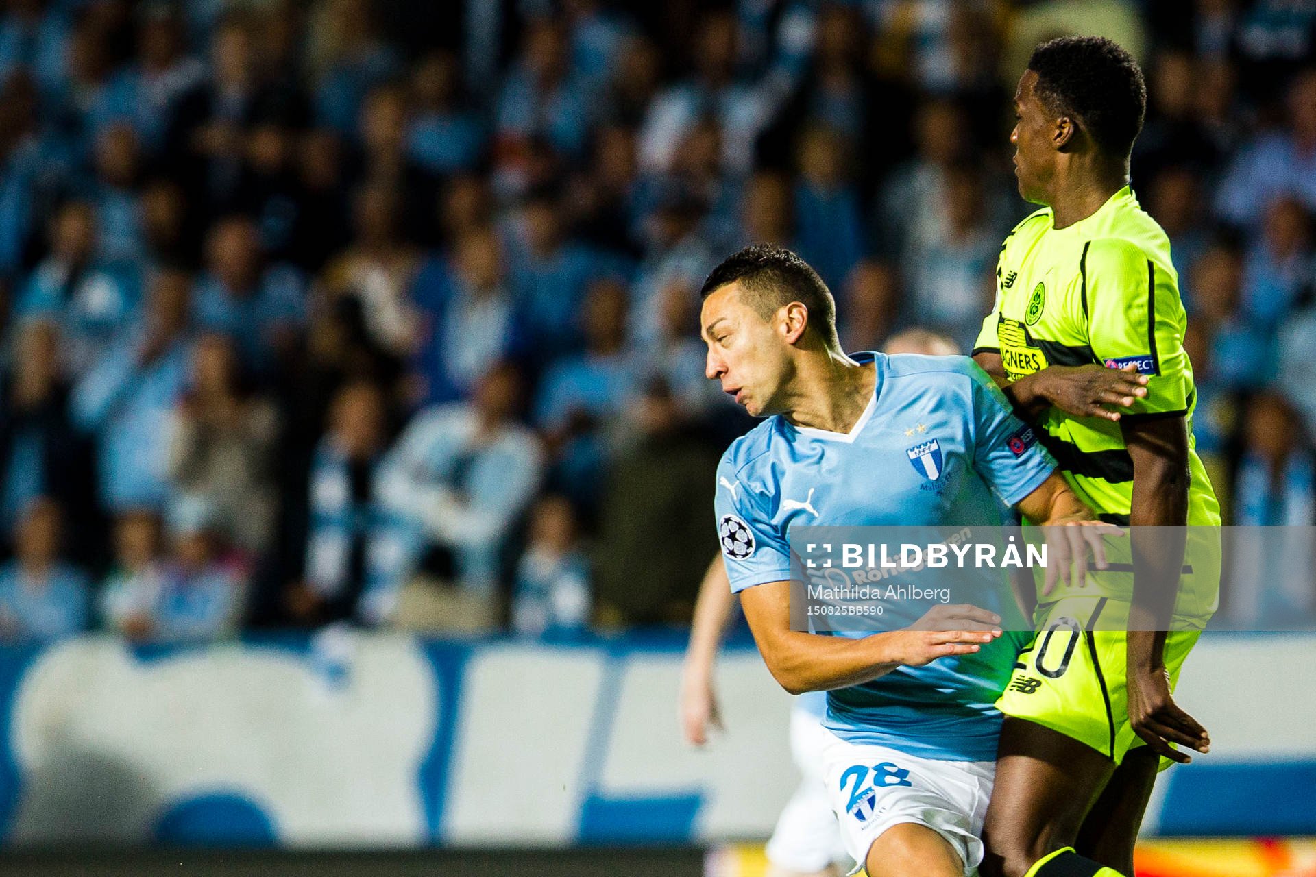 Malmö FFs Nikola Djurjic och Celtics Dedryck Boyata i närkamp under fotbollsmatchen mellan Malmö FF och Celtic i kvalet till Champions League den 25 augusti 2015 i Malmö.