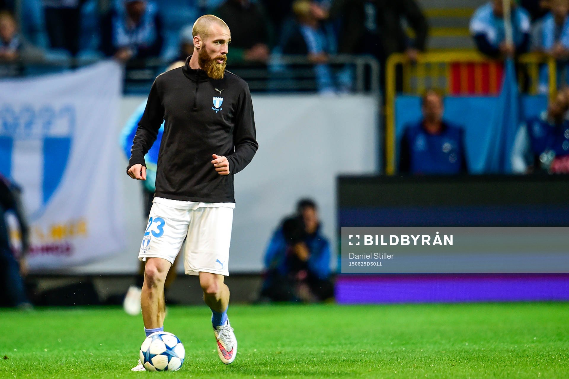 Malmö FFs Jo Inge Berget före fotbollsmatchen mellan
