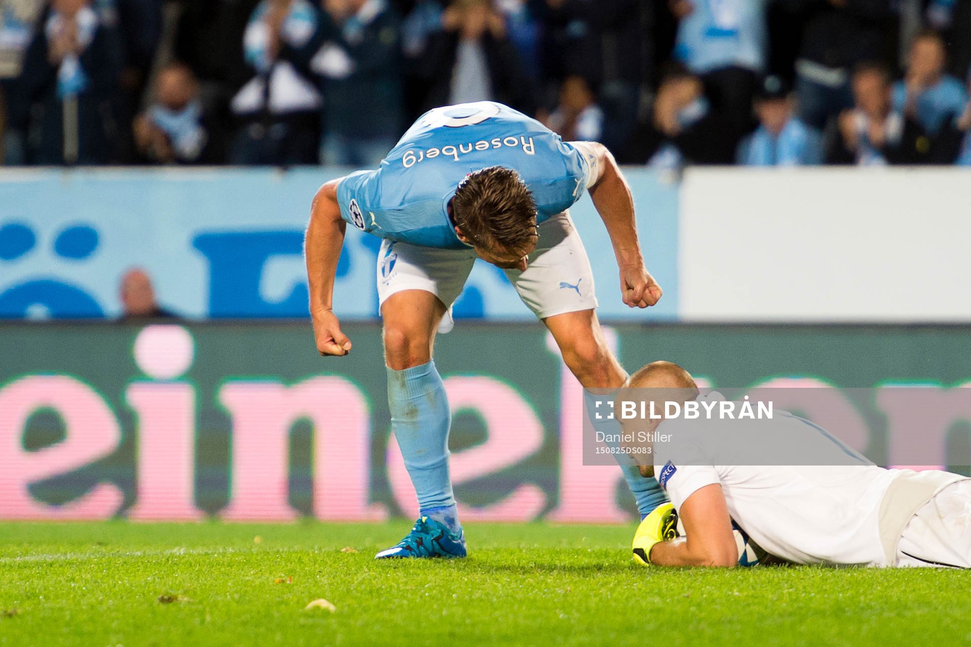Malmö FFs Markus Rosenberg jublar åt målvakt Johan Wiland