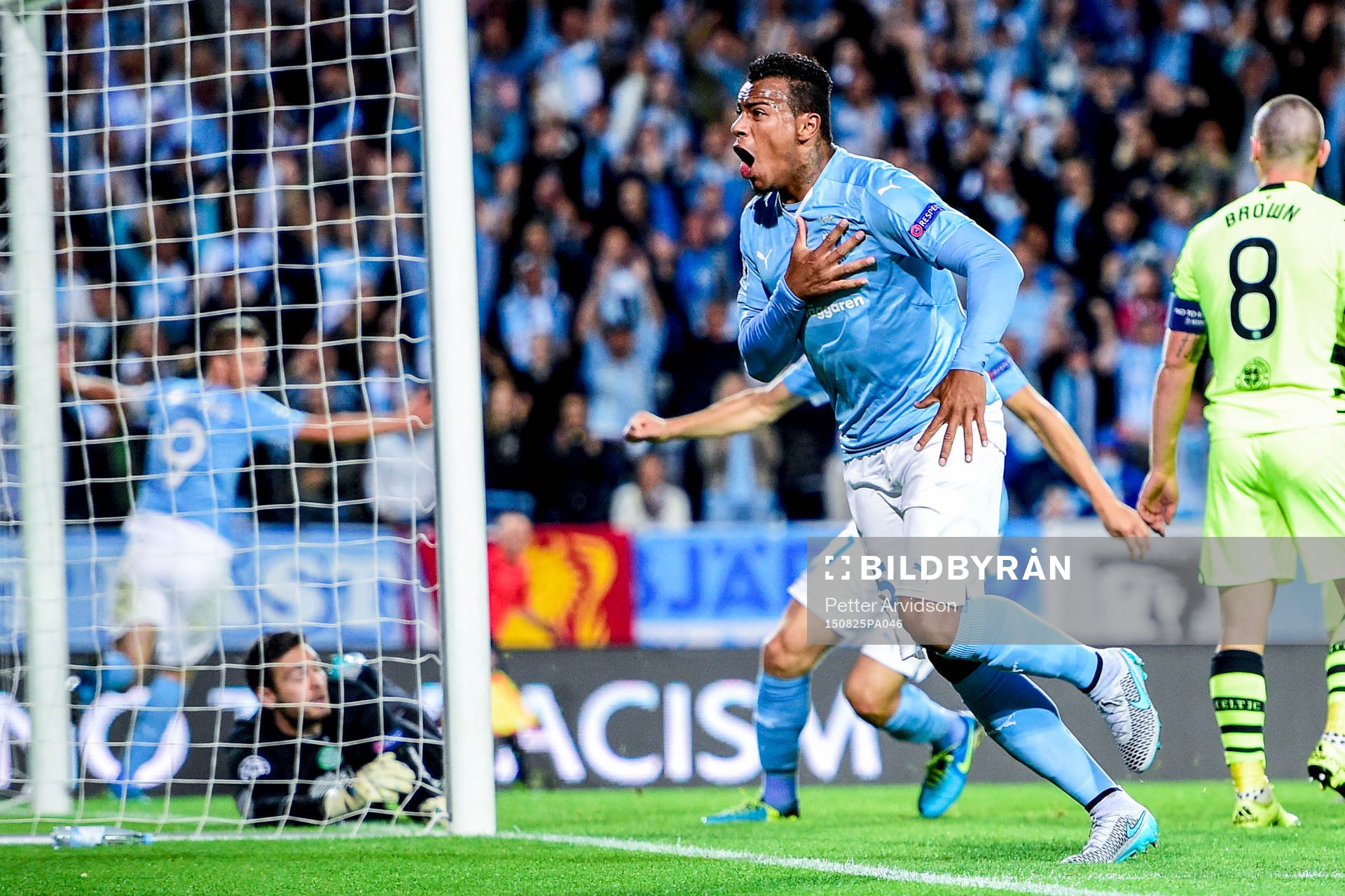 Malmö FFs Felipe Carvalho firar 2-0 målet