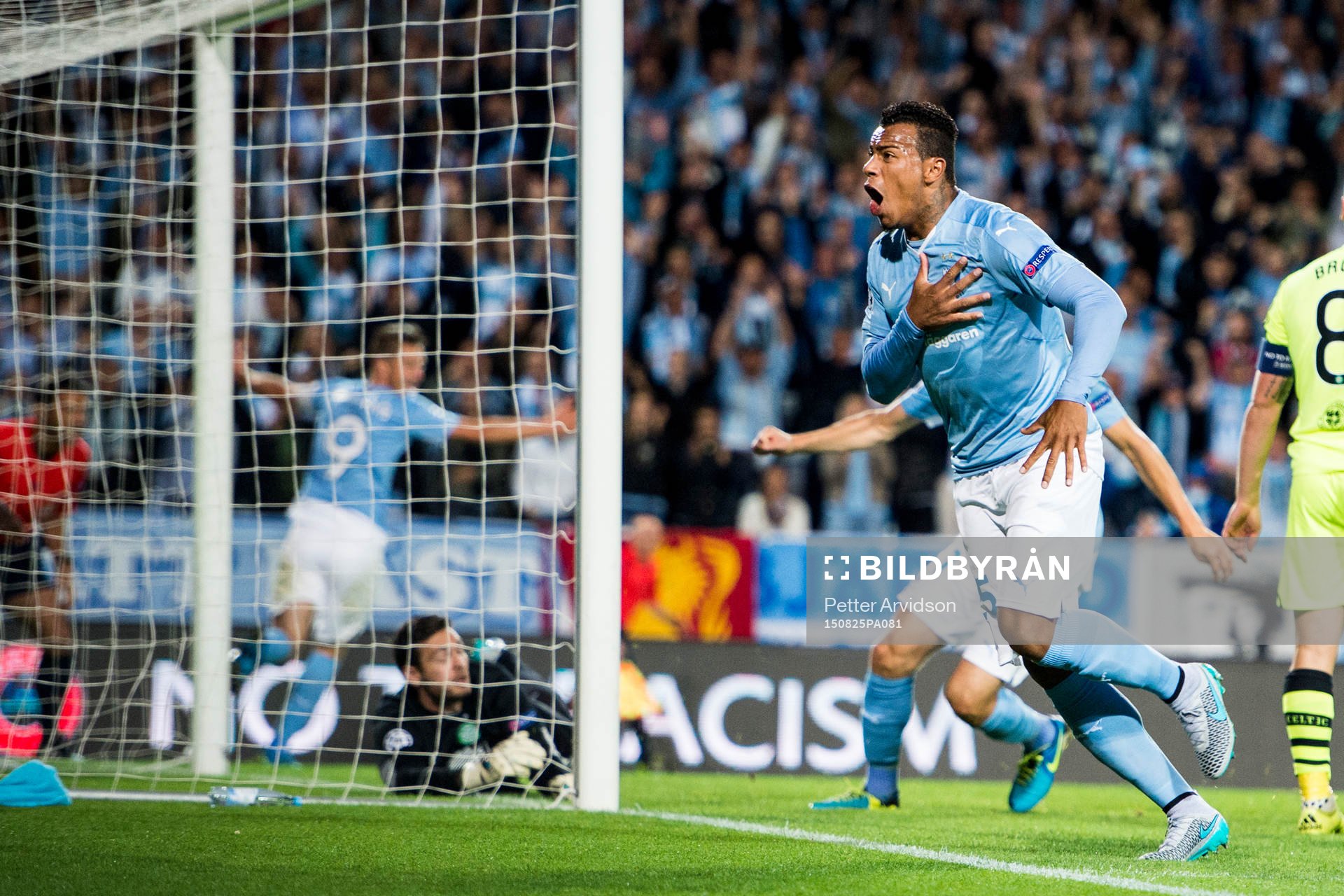 Malmö FFs Felipe Carvalho jublar efter sitt 2-0 mål under fotbollsmatchen mellan Malmö FF och Celtic i kvalet till Champions League den 25 augusti 2015 i Malmö.