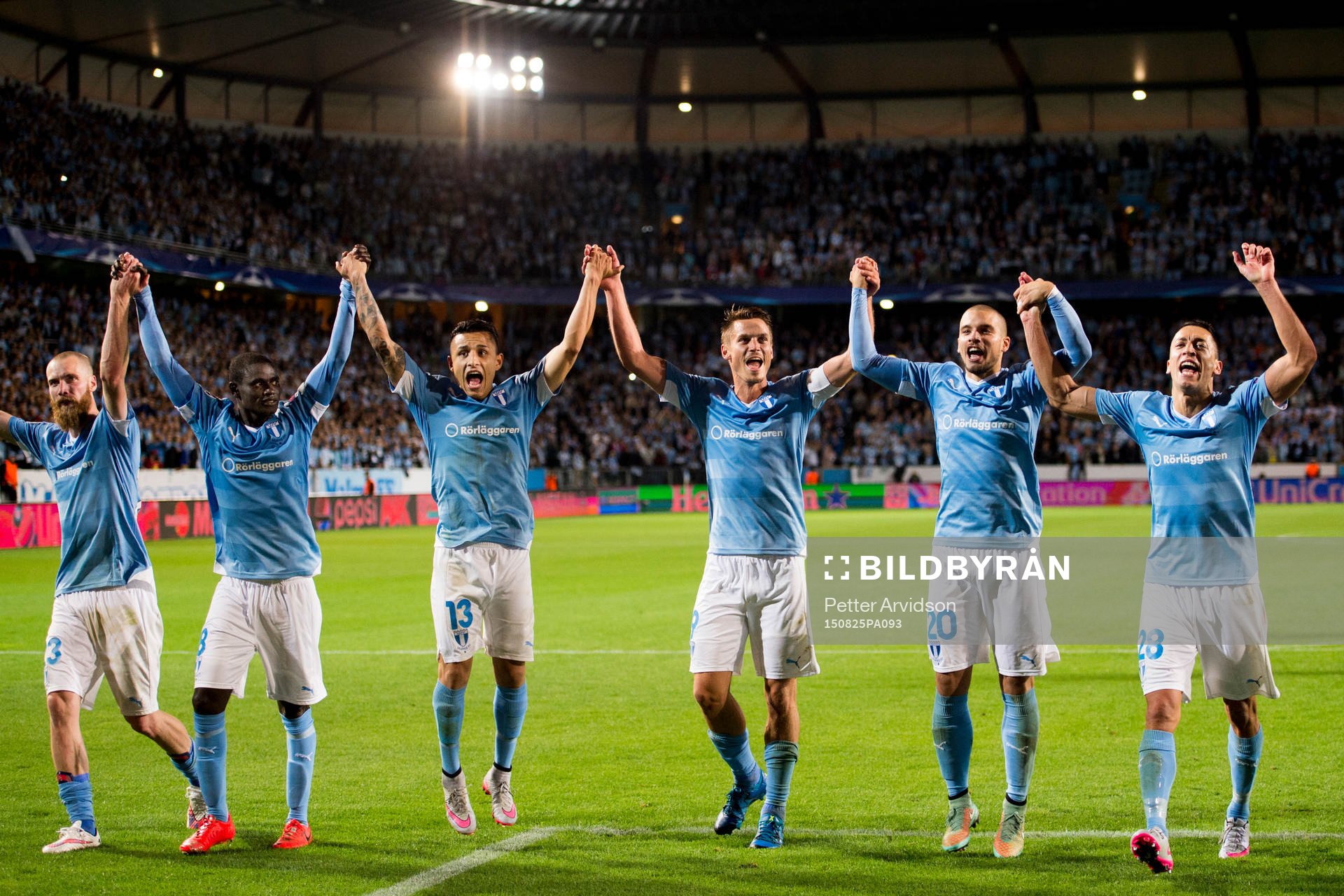 Malmö FFs spelare jublar efter fotbollsmatchen mellan Malmö FF och Celtic i kvalet till Champions League den 25 augusti 2015 i Malmö.