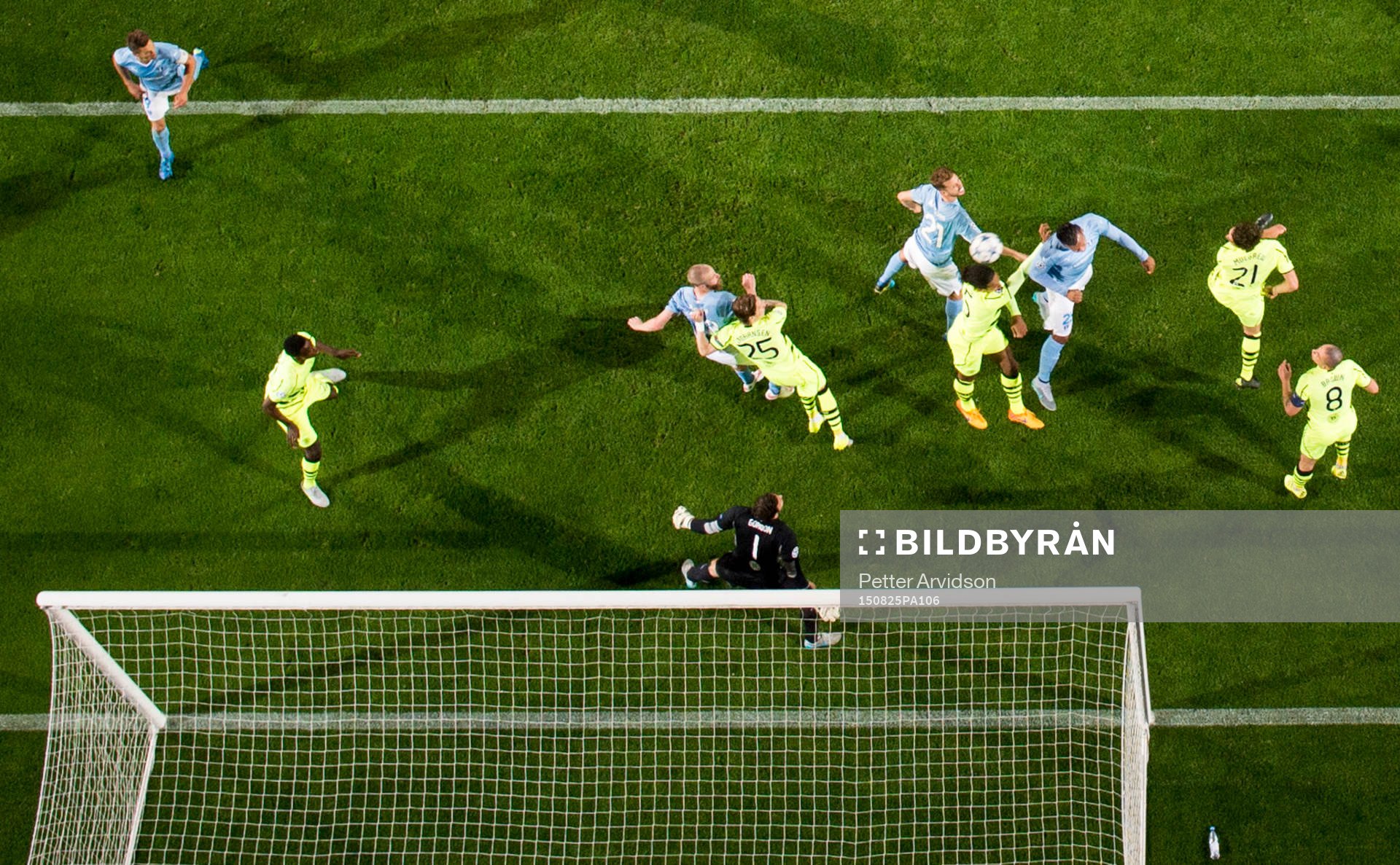 Malmö FFs Felipe Carvalho nickar in 2-0