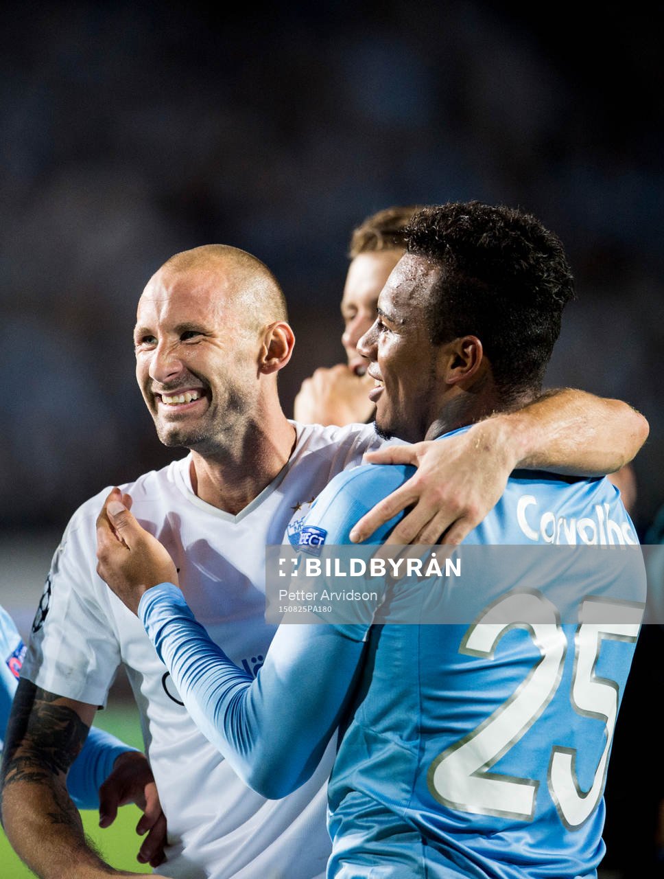 Malmö FFs målvakt Johan Wiland och Felipe Carvalho