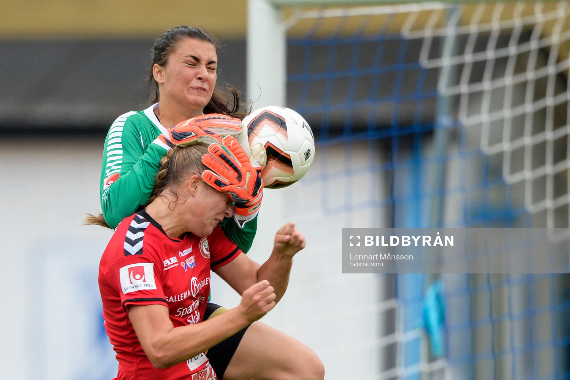 Rosengårds målvakt Zecira Musovic och Karlskogas Therese