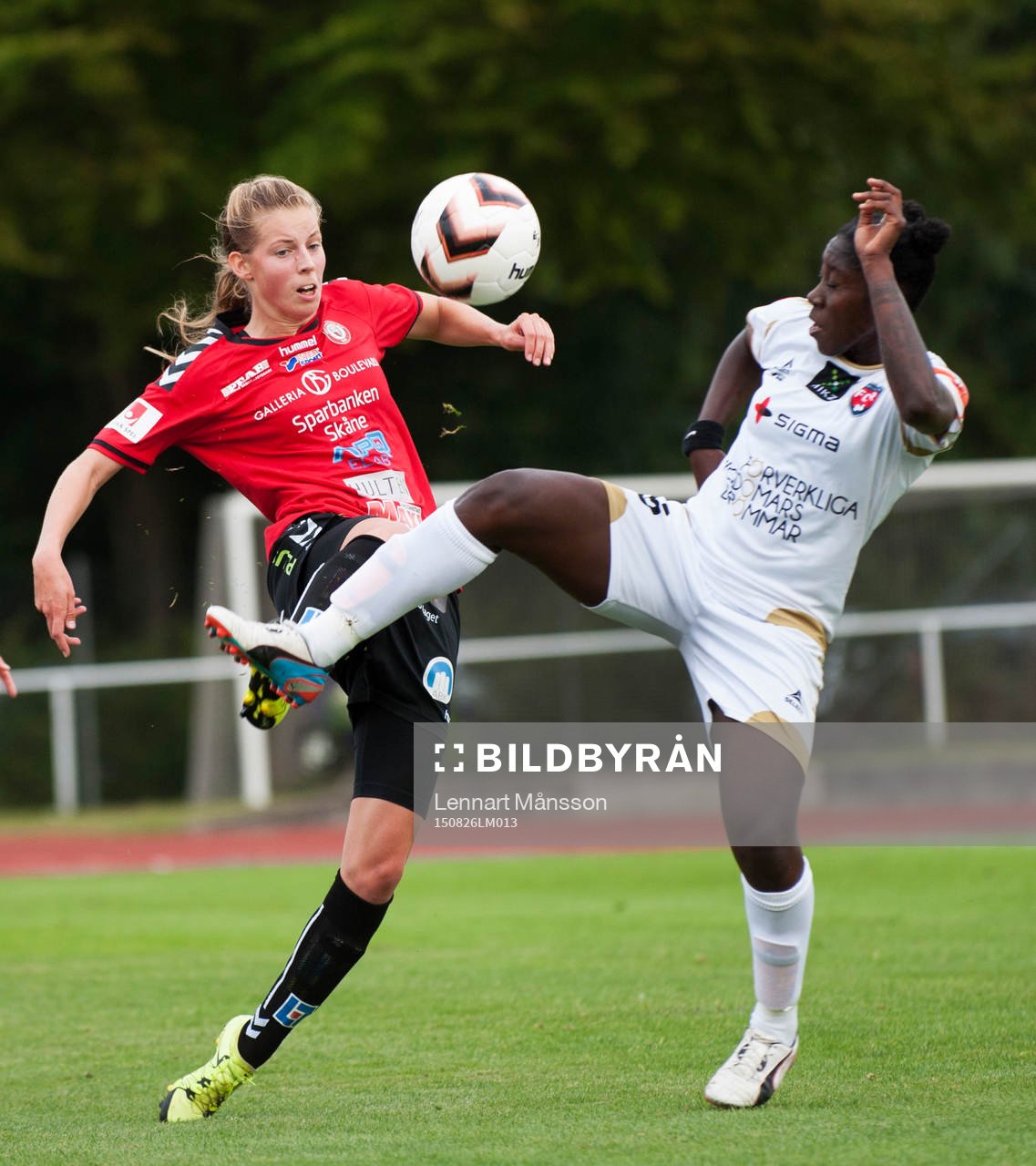 Kristianstads Amanda Edgren och Rosengårds Anita Asante i