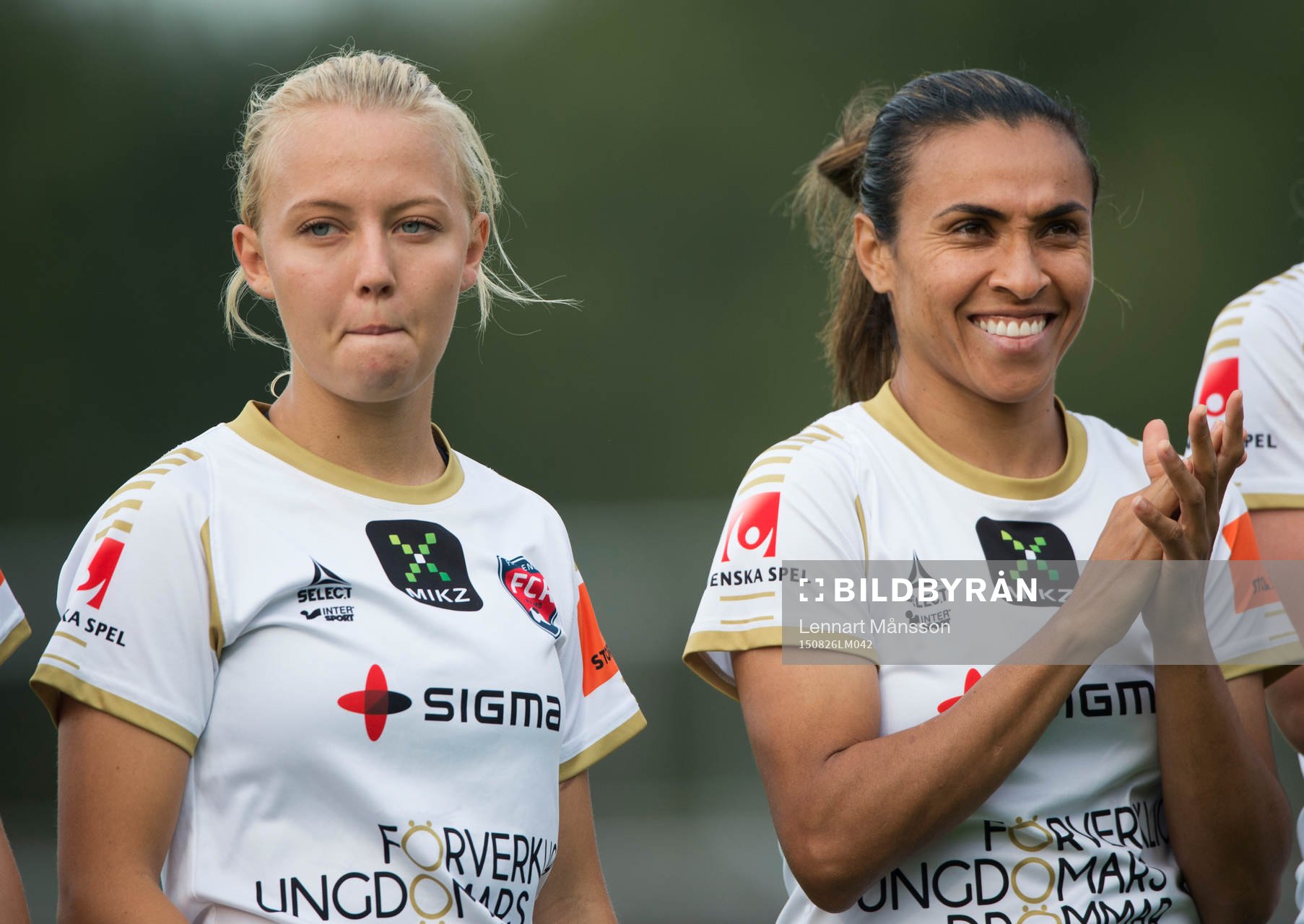 Malmös Marta och 18-åriga Nathalie Persson i matchen i
