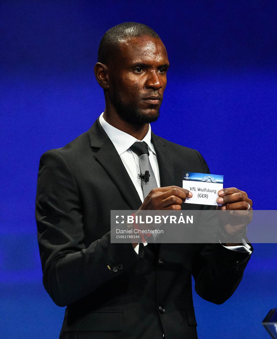 Wolfsburg dras av Éric Abidal under lottningen av gruppspelet i Champions League den 27 augusti 2015 i Monaco.