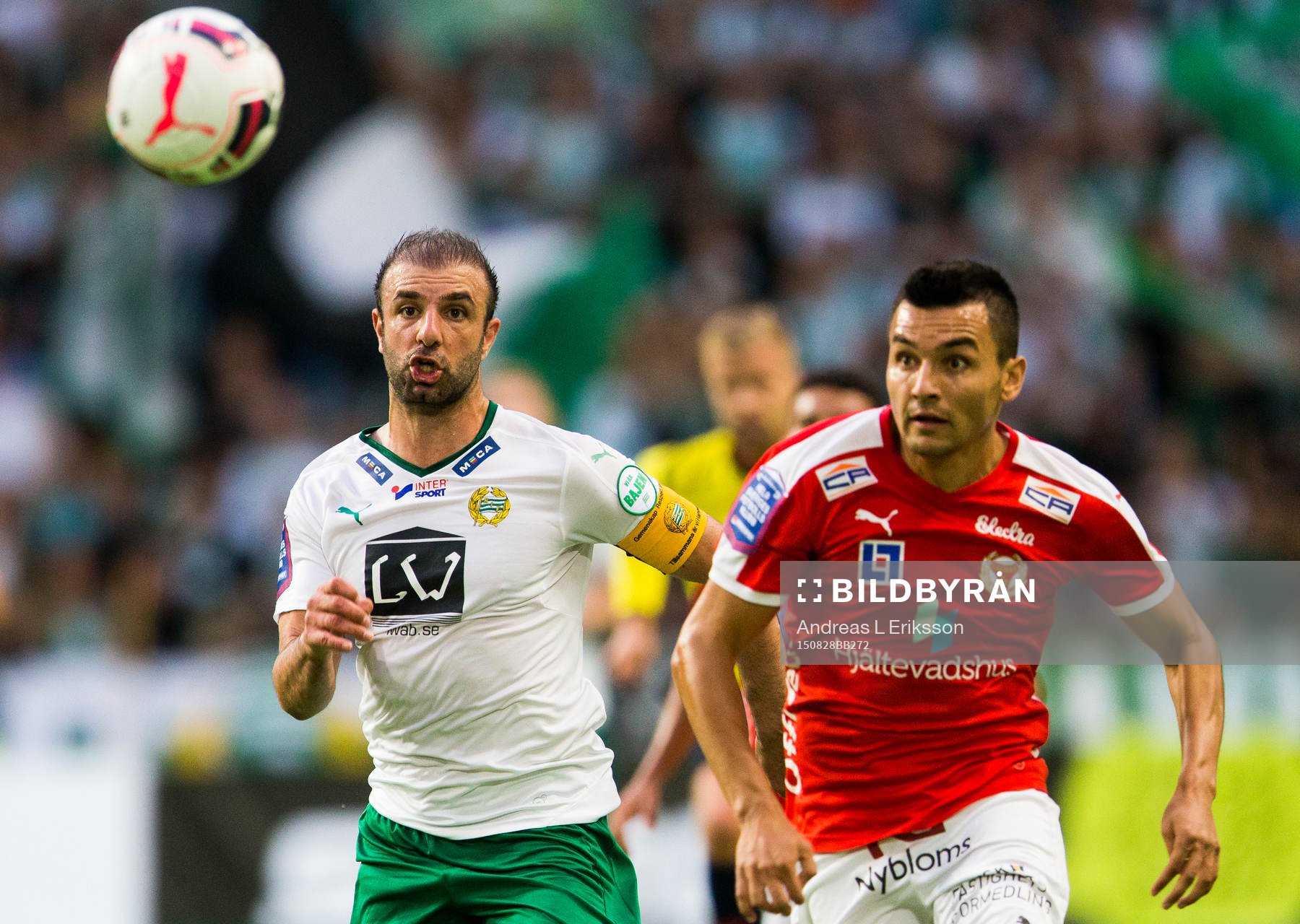 Hammarbys Kennedy Bakircioglu och Kalmars Emin Nouri jagar