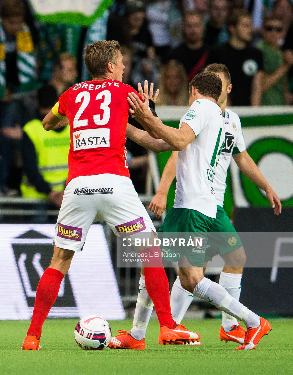 Kalmars Viktor Elm och Hammarbys Fredrik Torsteinbö i bråk