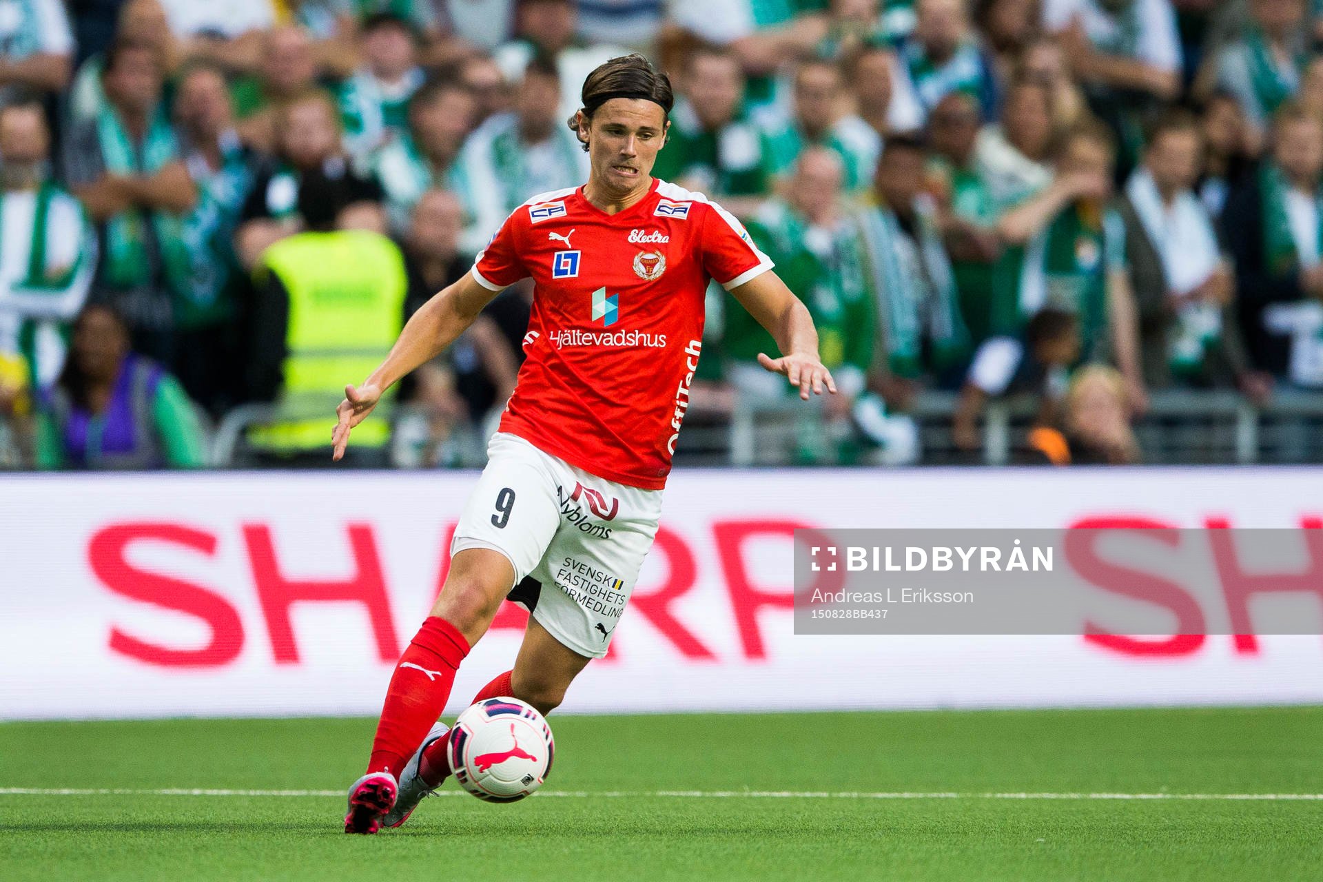 Kalmars Marcus Antonsson med bollen