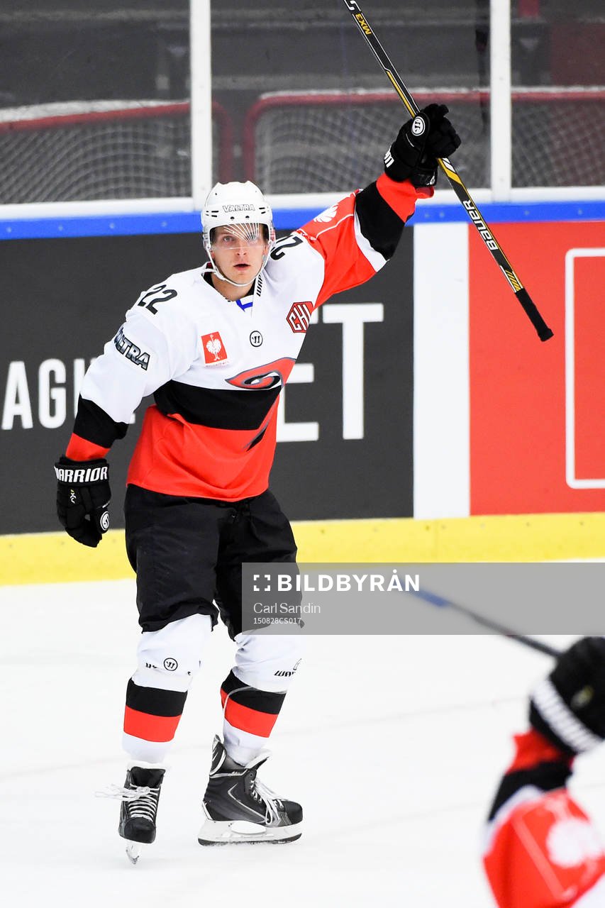 Jyväskyläs Janne Tavi jublar