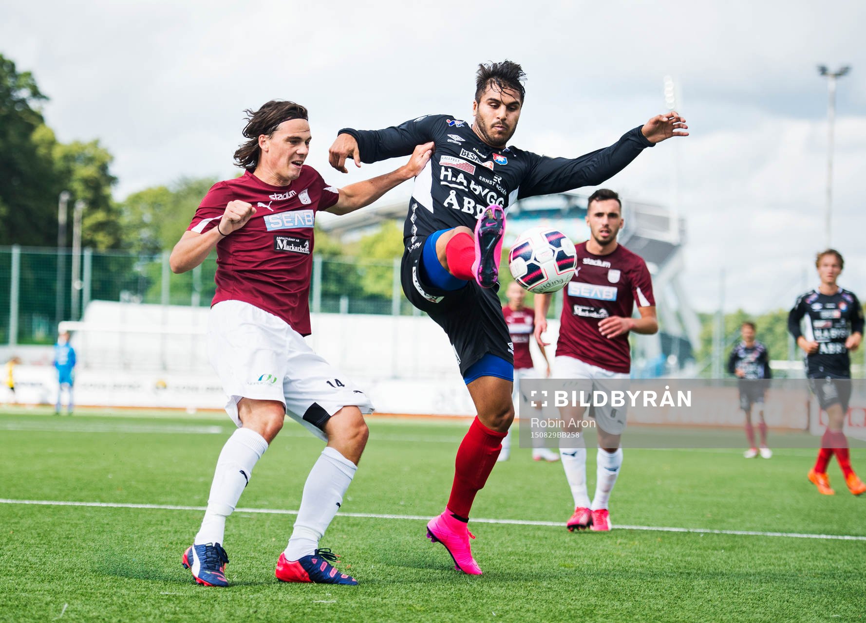 Örgrytes William Atashkadeh och Qvidings Anders Alö i