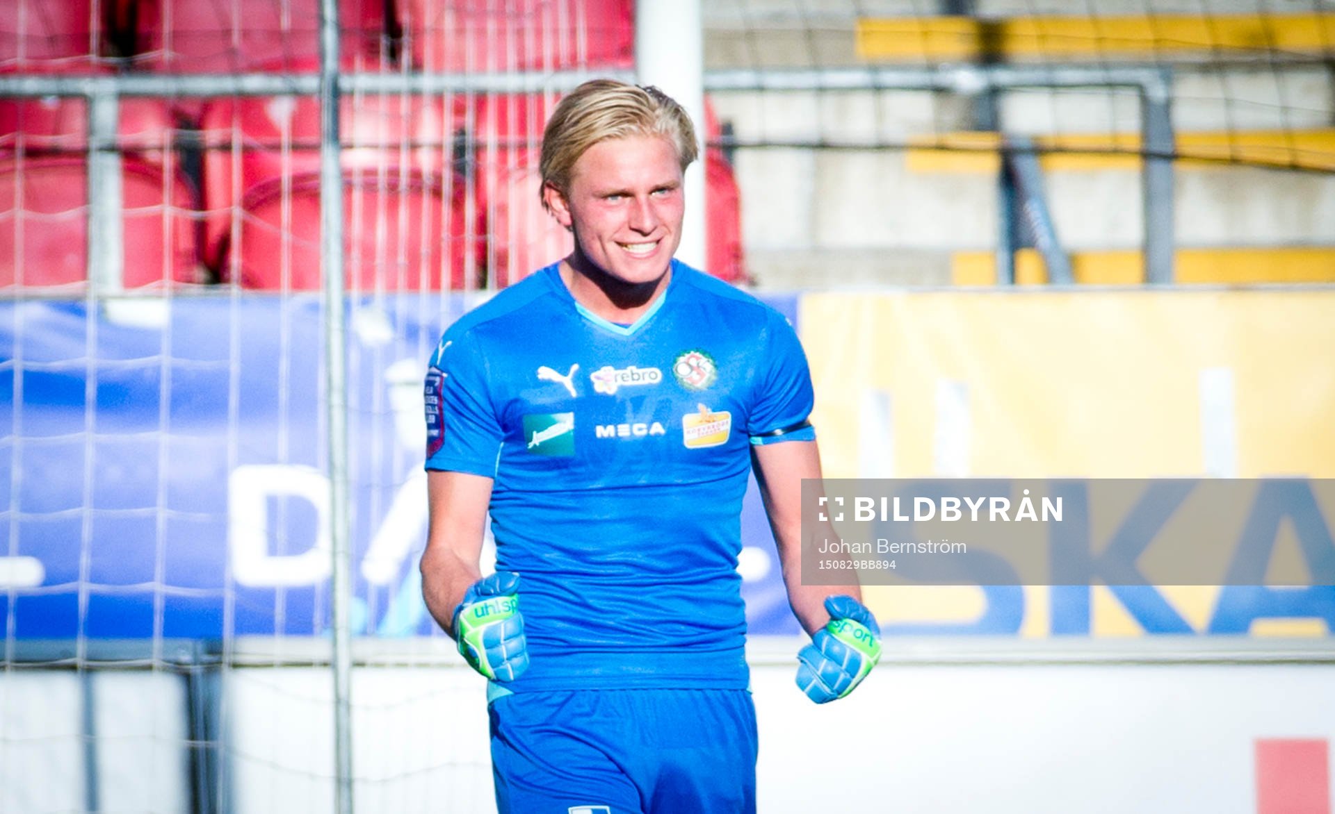Örebros målvakt Jacob Rinne jublar