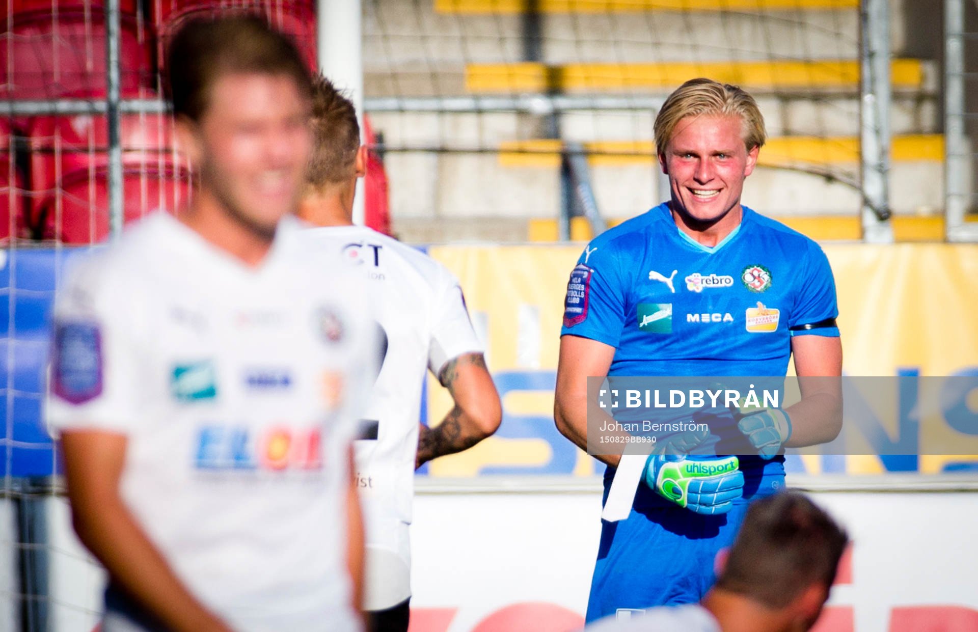 Örebros målvakt Jacob Rinne jublar