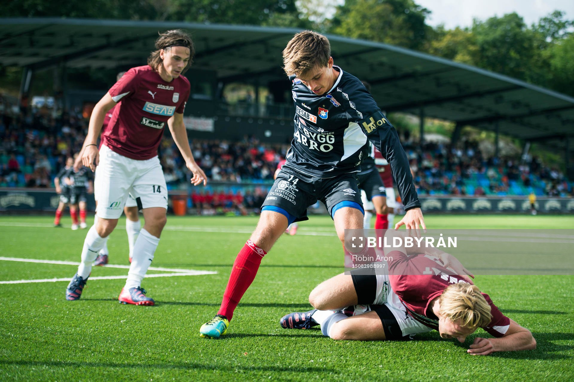 Örgrytes Daniel Paulson trycker ned Qvidings August