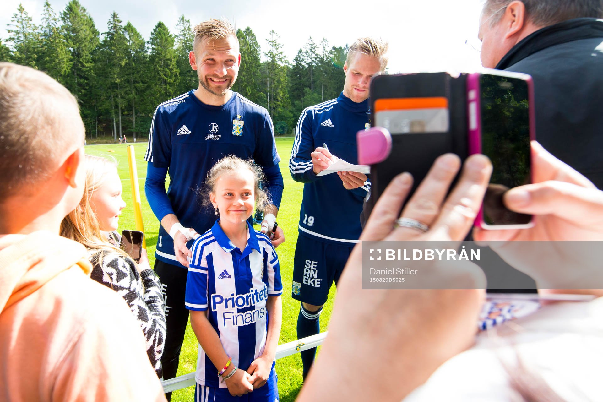 IFK Göteborgs målvakt John Alvbåge och Gustav Engvall