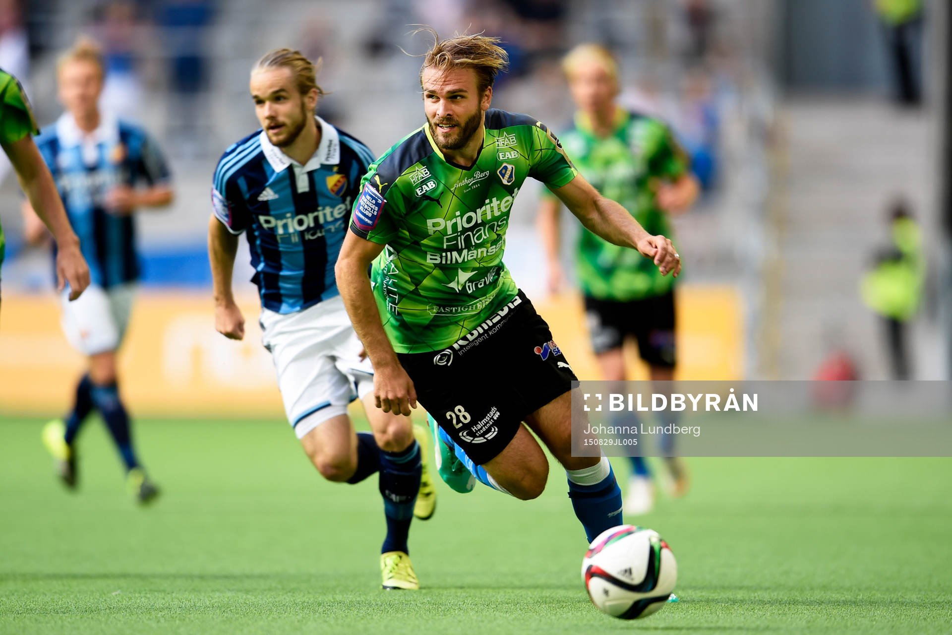 Djurgårdens Daniel Berntsen och Halmstads Jesper Westerberg