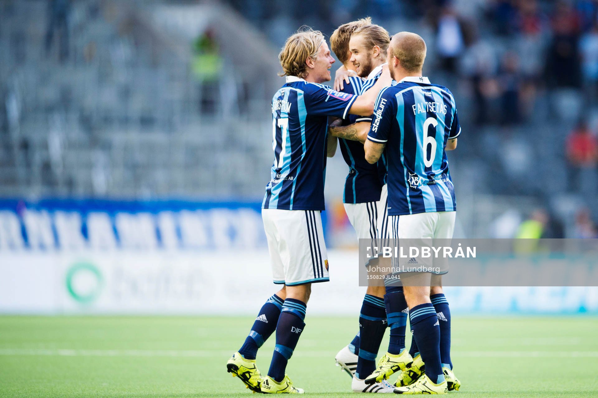 Djurgårdens Daniel Berntsen (m) jublar efter att han har gjort 4-2 under fotbollsmatchen i Allsvenskan mellan Djurgården och Halmstad den 29 augusti 2015 i Stockholm.